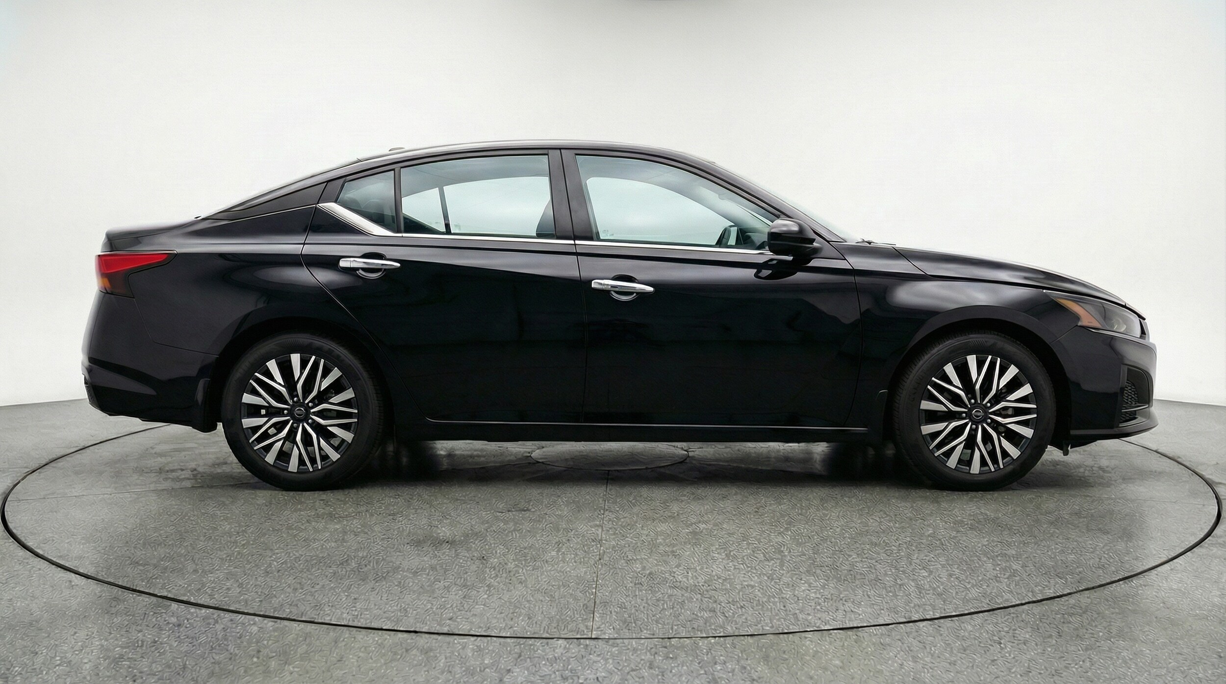 Thumbnail: 2025 Nissan Altima - 8