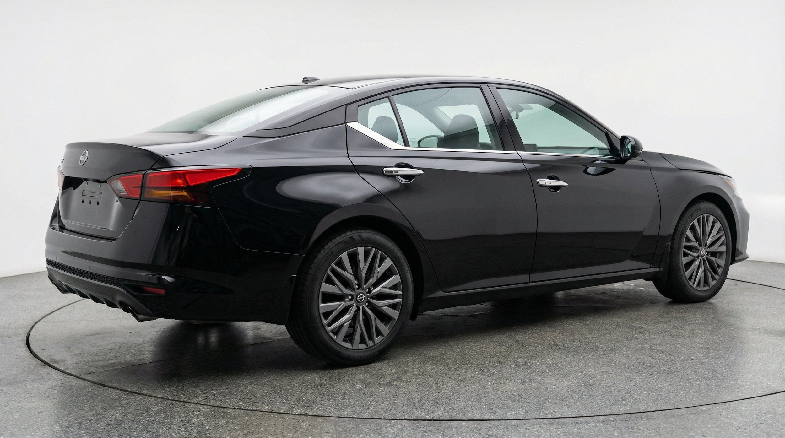 Thumbnail: 2025 Nissan Altima - 9