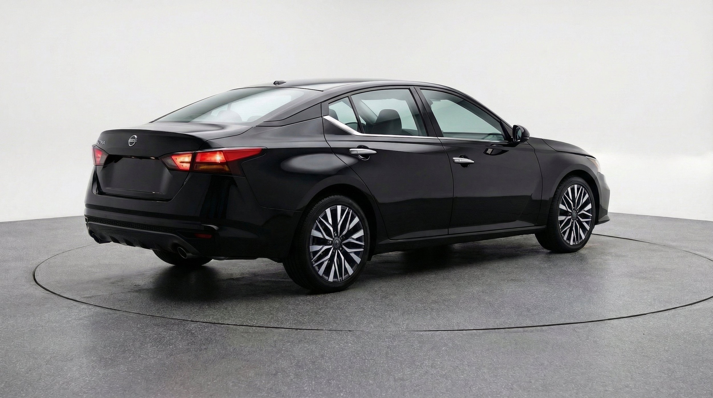 Thumbnail: 2025 Nissan Altima - 9