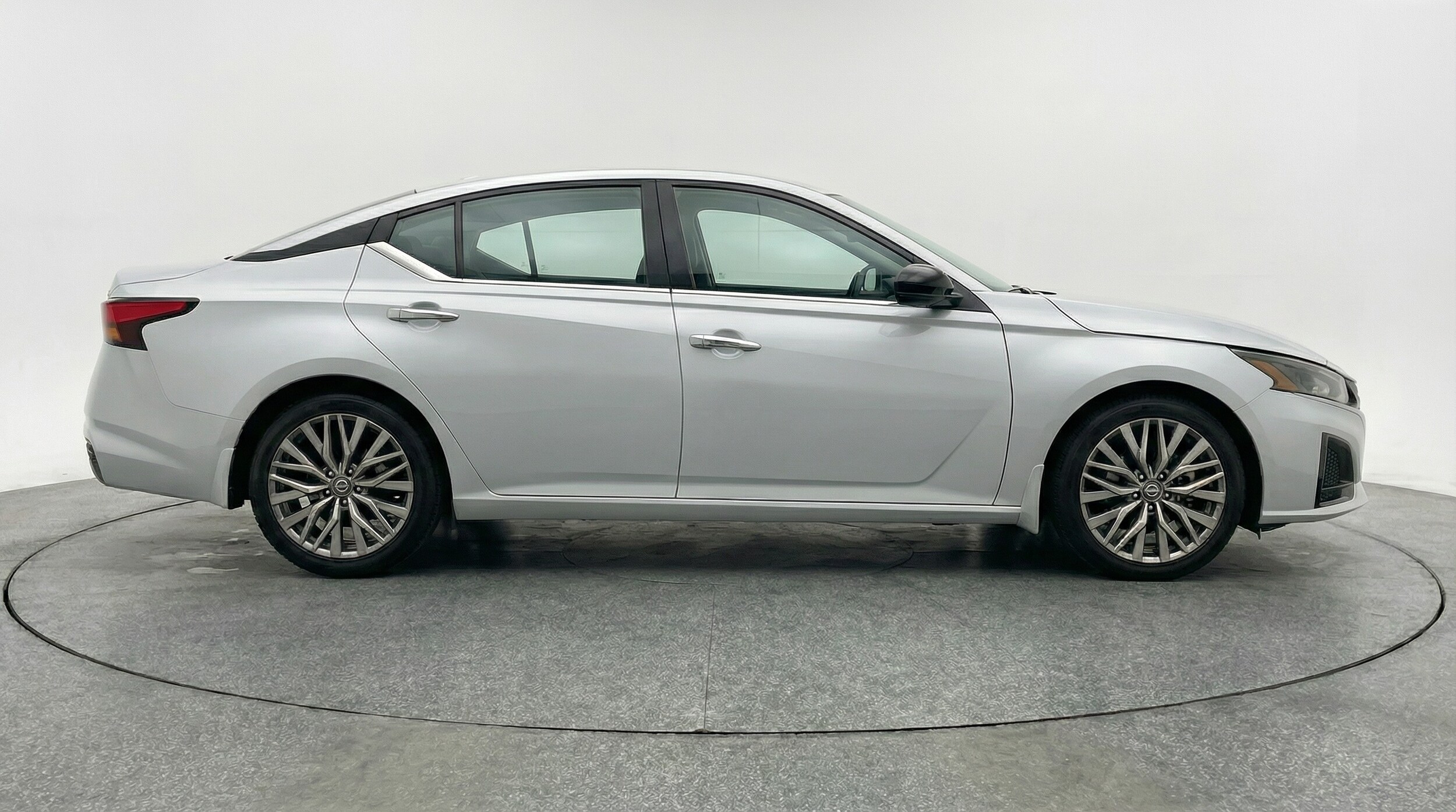 Thumbnail: 2025 Nissan Altima - 8