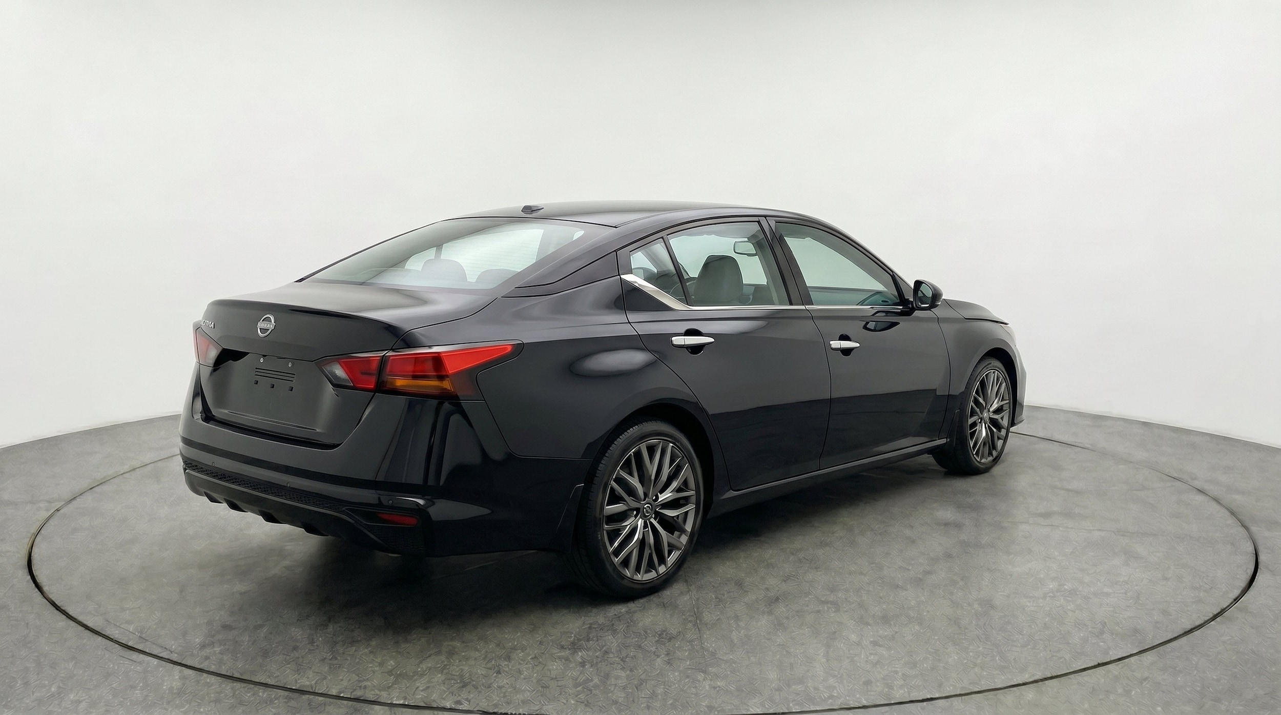 Thumbnail: 2025 Nissan Altima - 9