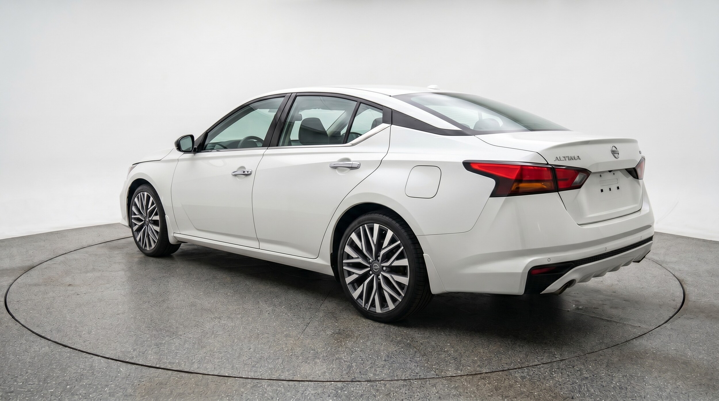 Thumbnail: 2025 Nissan Altima - 5