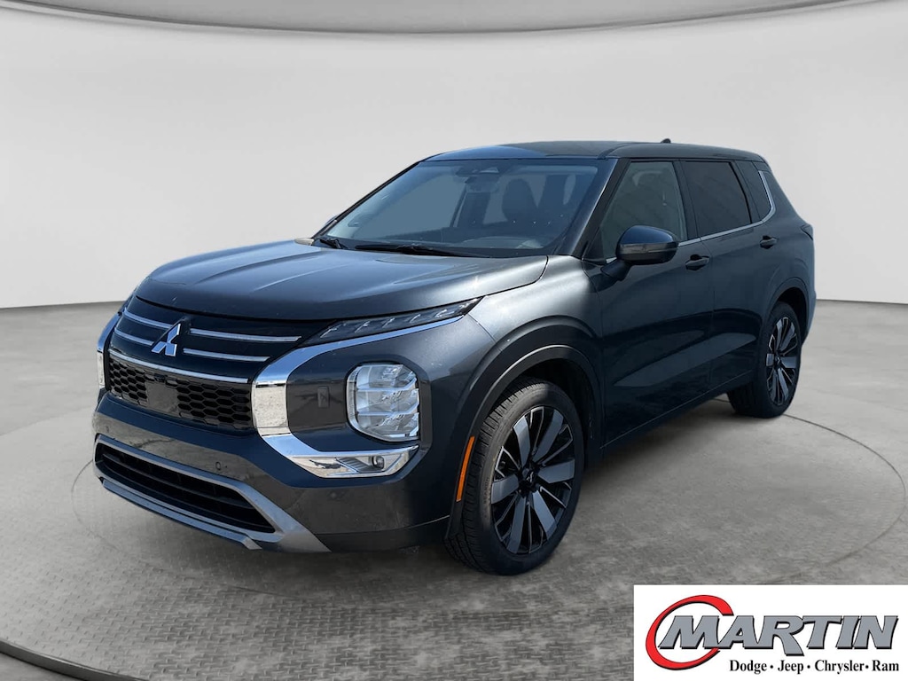 Used 2025 Mitsubishi Outlander SE S-AWC
