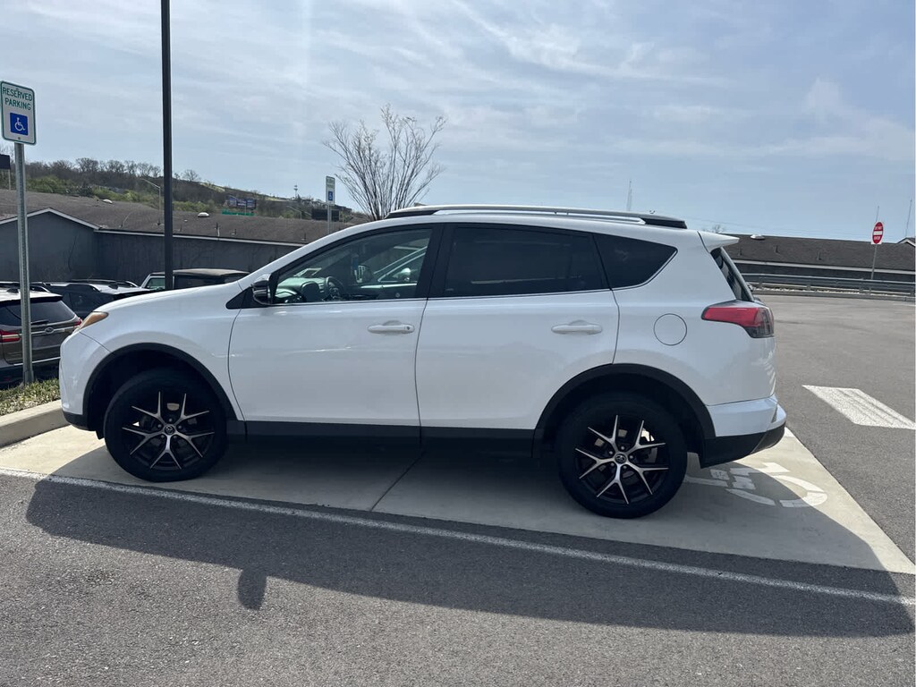 Used 2017 Toyota RAV4 SE FWD (SE)