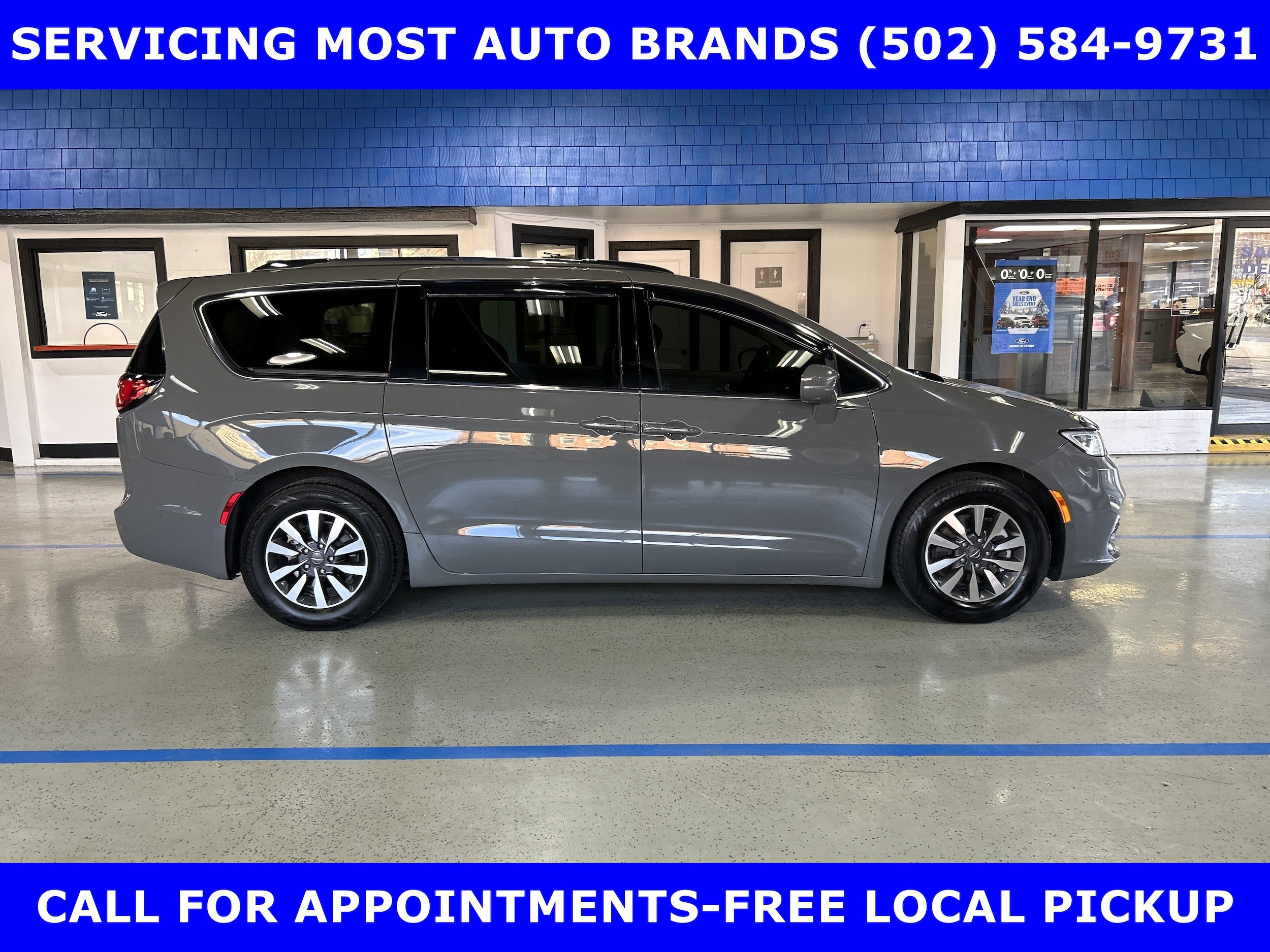 2021 Chrysler Pacifica Hybrid Touring L's photo
