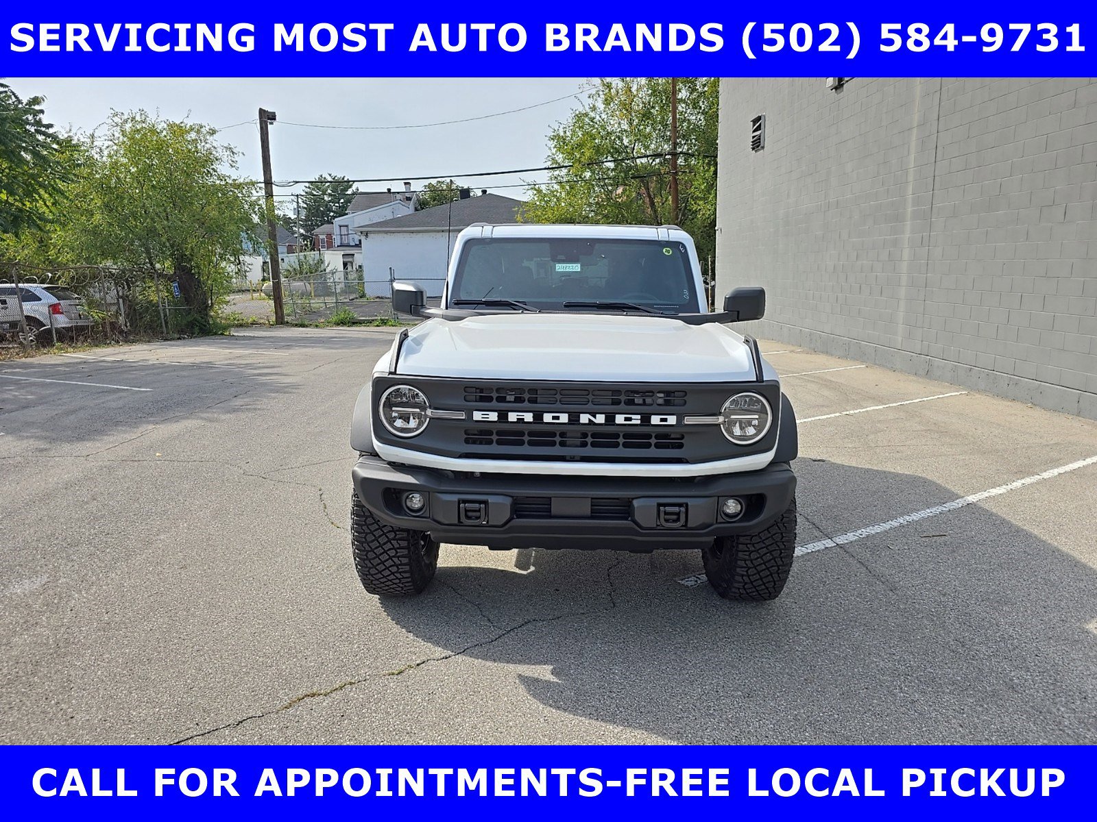 2024 Ford Bronco Black Diamond photo 3
