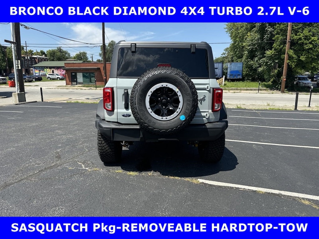 New 2024 Ford Bronco SASQUATCH BLACK DIAMOND 2.7L V-6 w/TOW Convertible