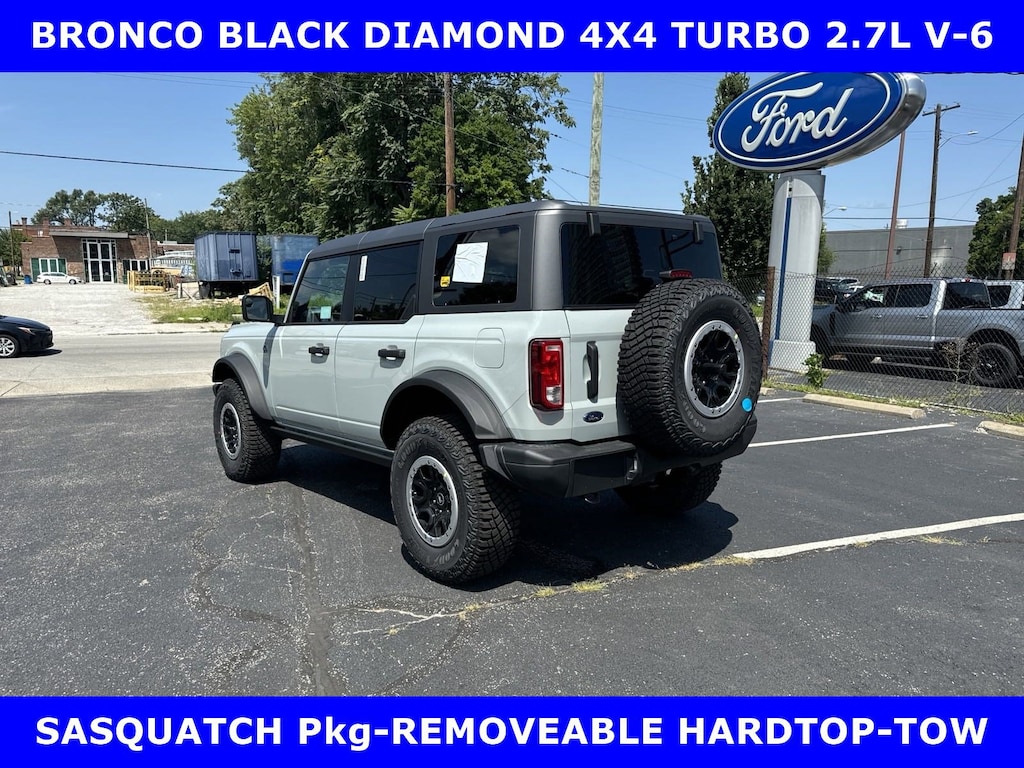 New 2024 Ford Bronco SASQUATCH BLACK DIAMOND 2.7L V-6 w/TOW Convertible