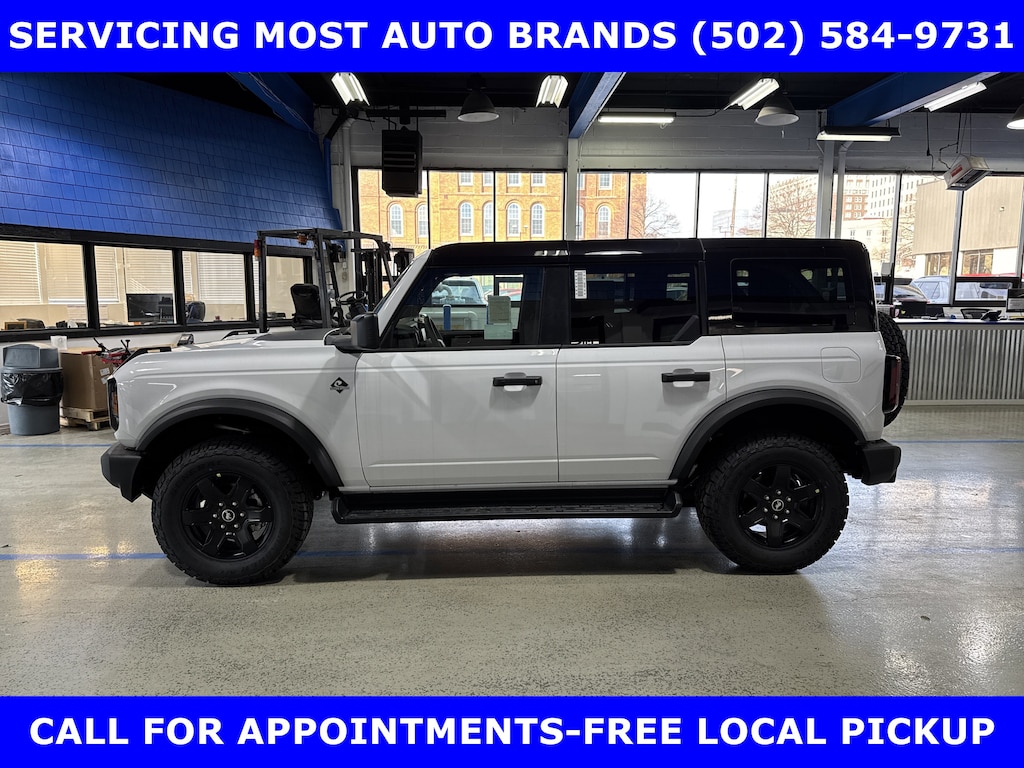 New 2025 Ford Bronco Outer Banks 4x4 w/Black Appearance-Hard Top Convertible