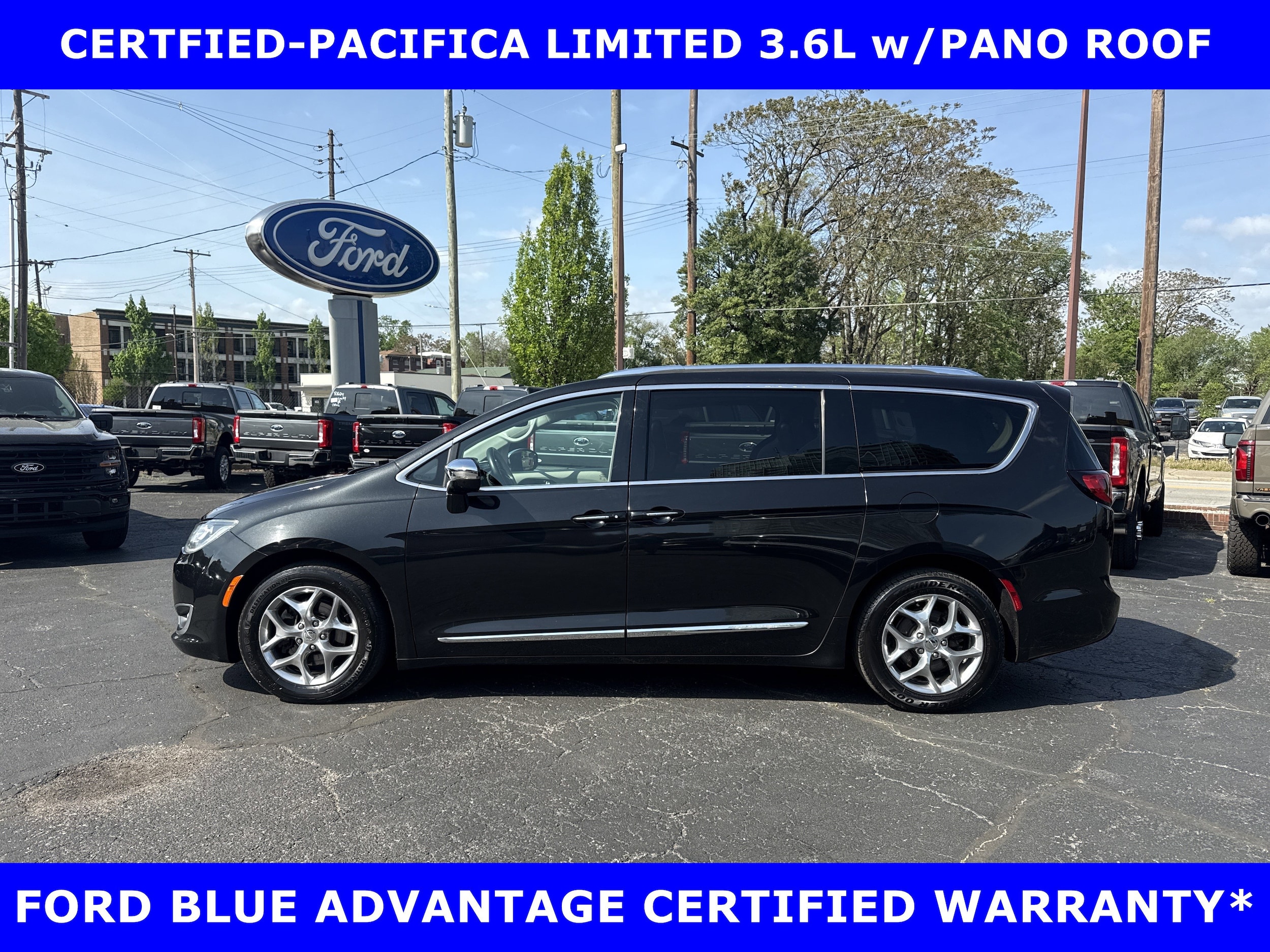 2018 Chrysler Pacifica Limited's photo