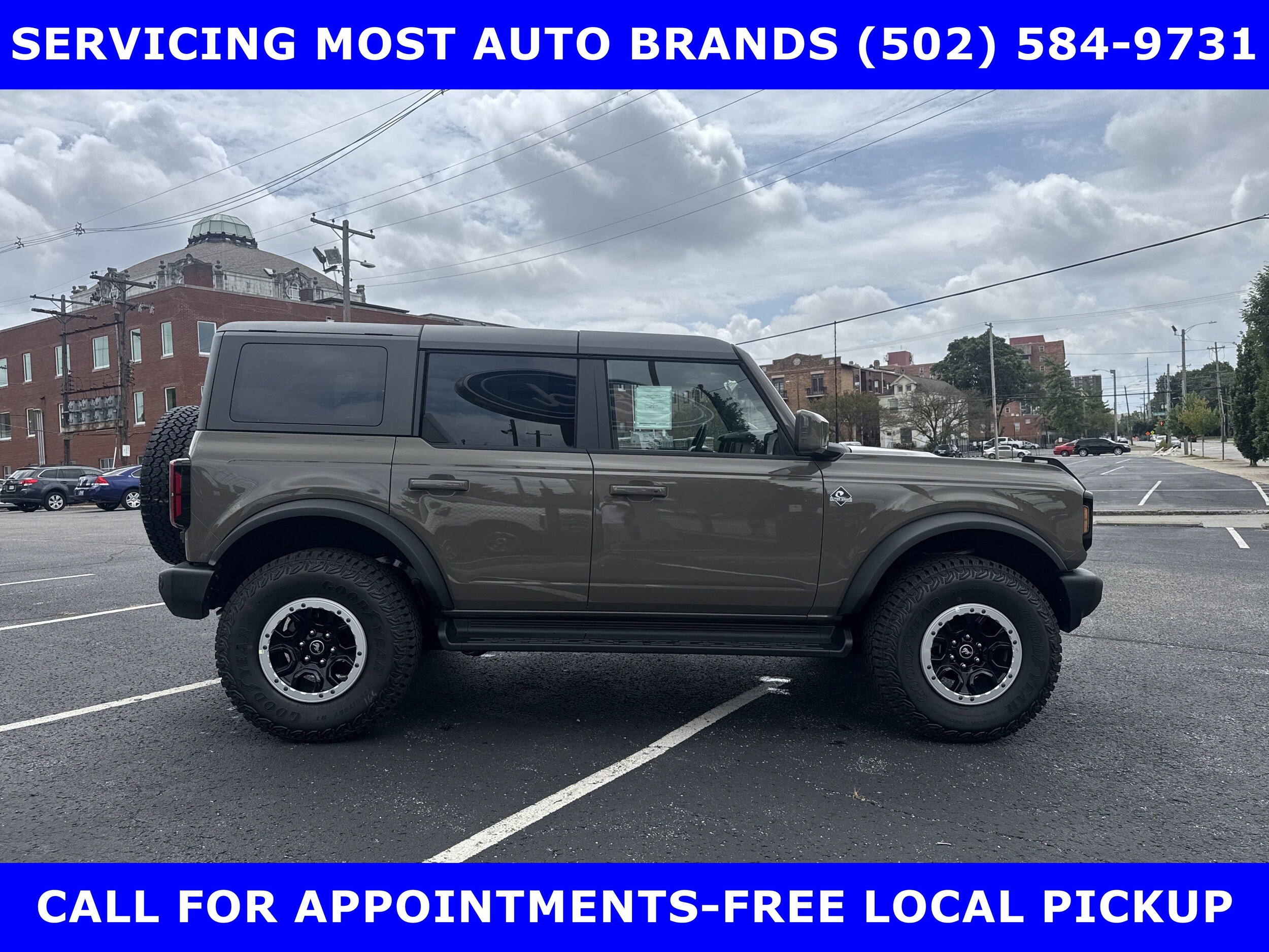2025 Ford Bronco Outer Banks photo 3