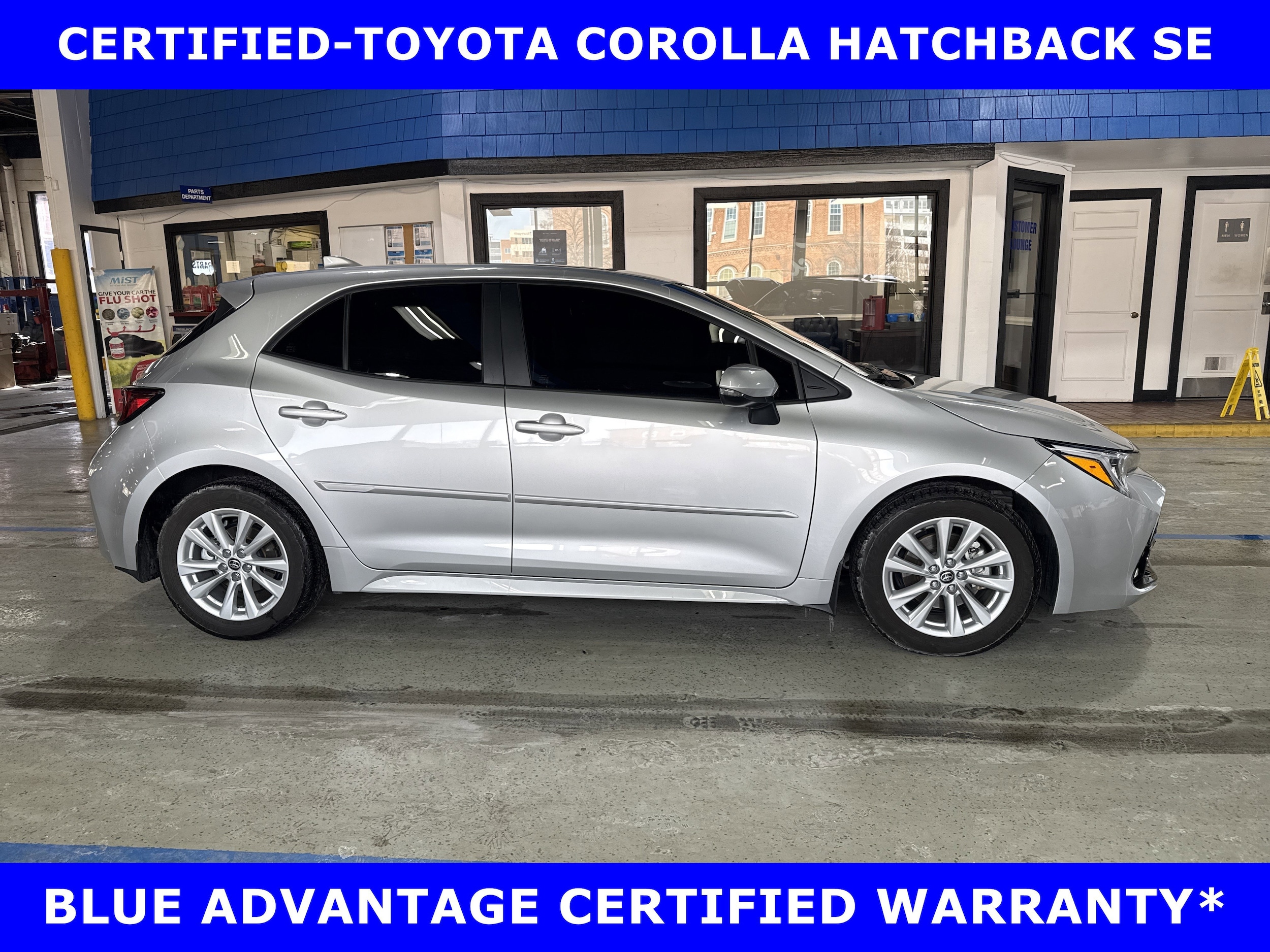 2025 Toyota Corolla Hatchback SE