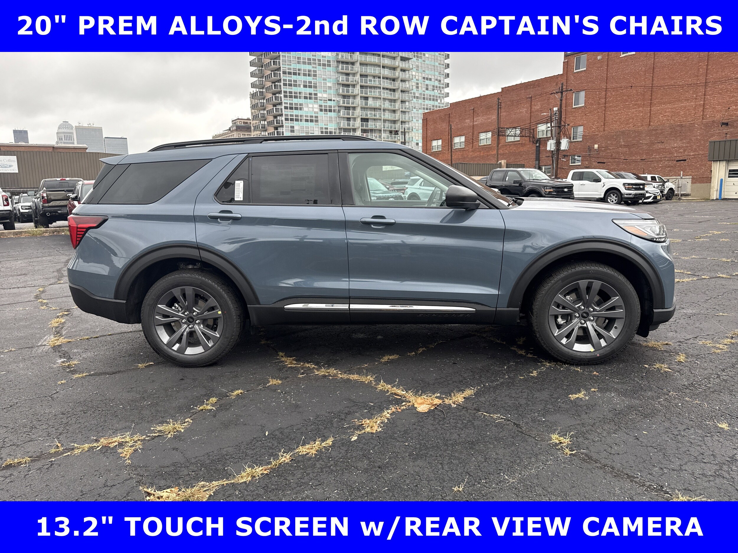 2025 Ford Explorer photo 2