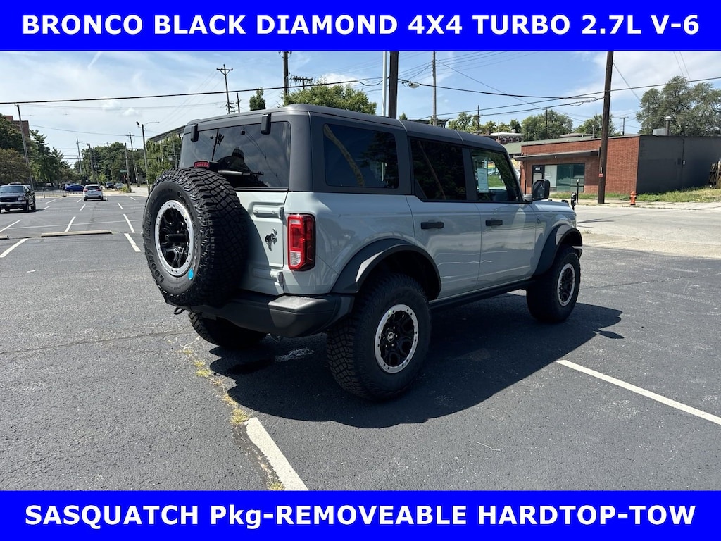 New 2024 Ford Bronco SASQUATCH BLACK DIAMOND 2.7L V-6 w/TOW Convertible