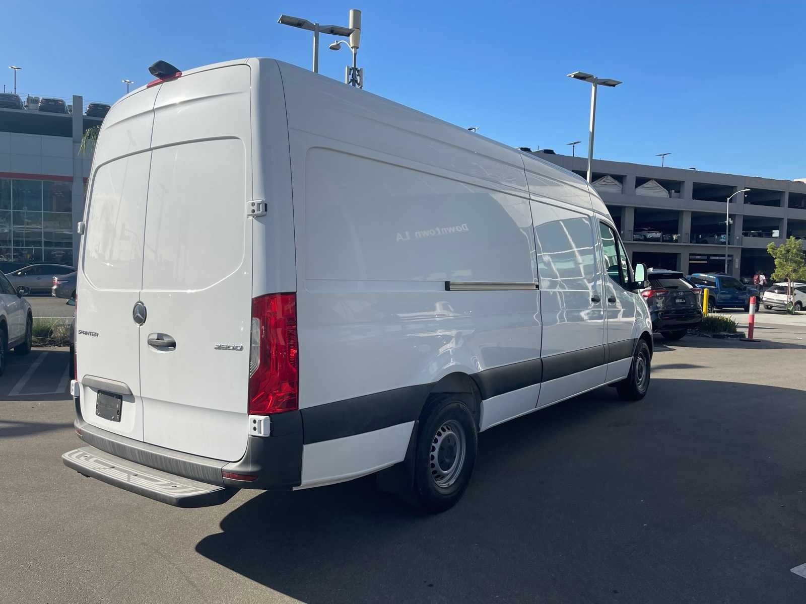 Thumbnail: 2021 Mercedes-Benz Sprinter - 4