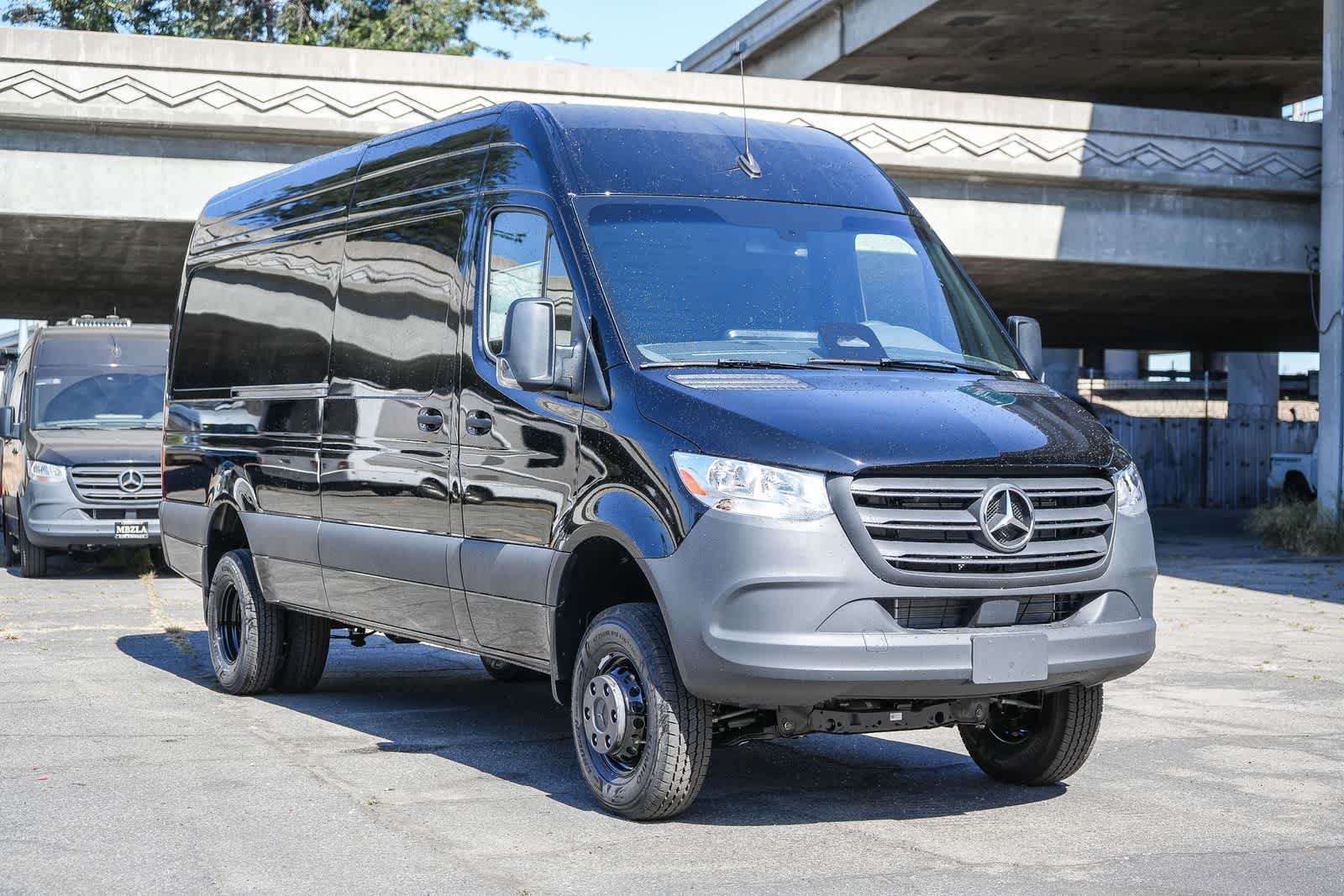 Thumbnail: 2026 Mercedes-Benz Sprinter - 3