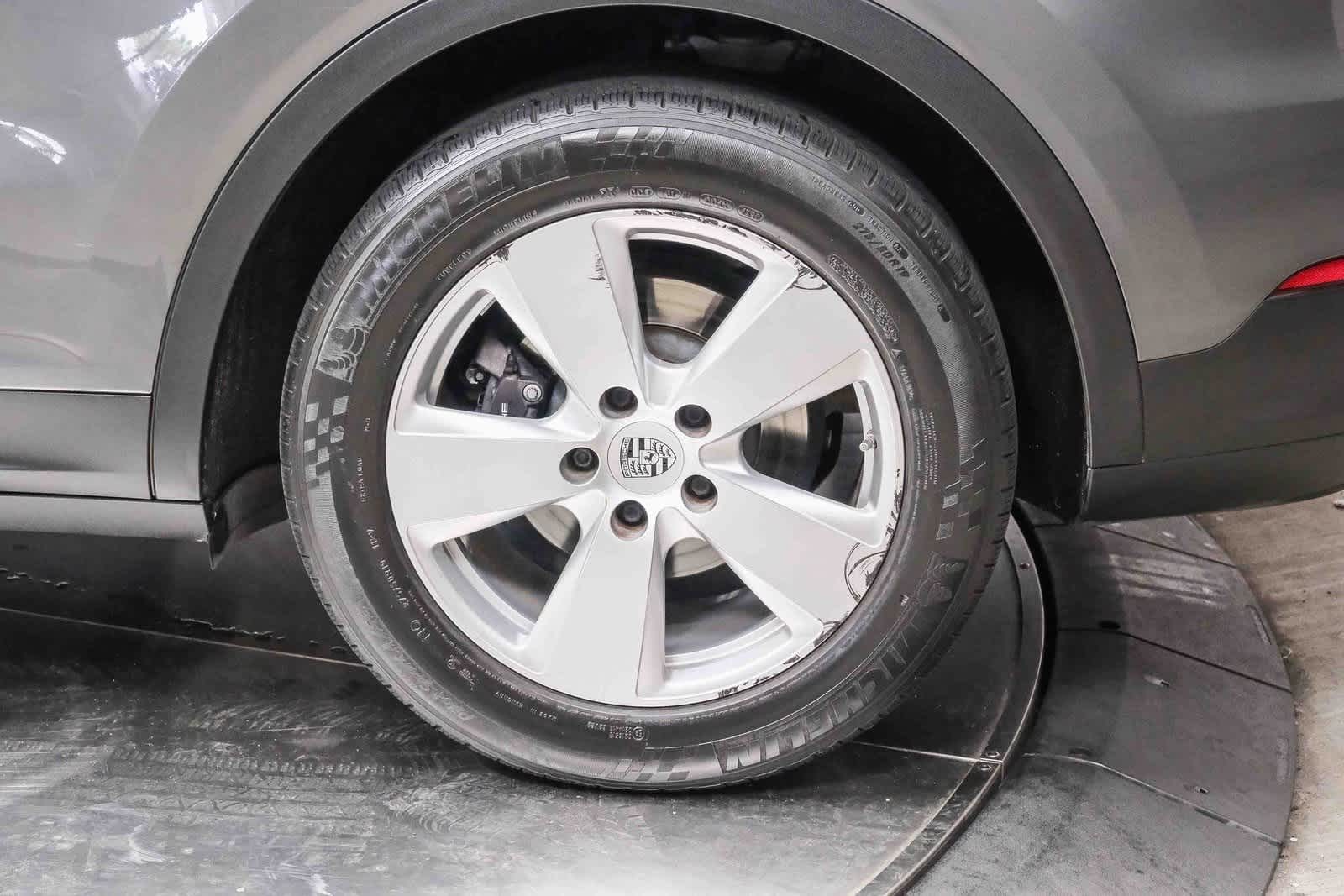 Thumbnail: 2020 Porsche Cayenne - 9