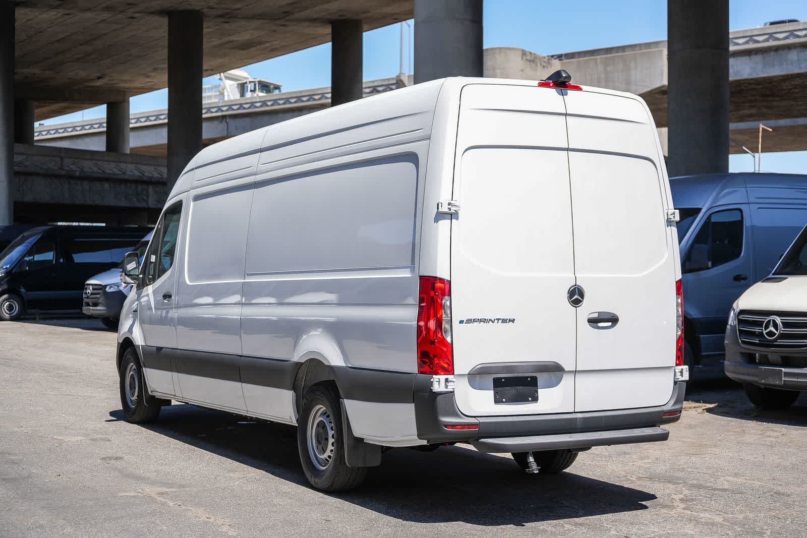 Thumbnail: 2025 Mercedes-Benz eSprinter - 9