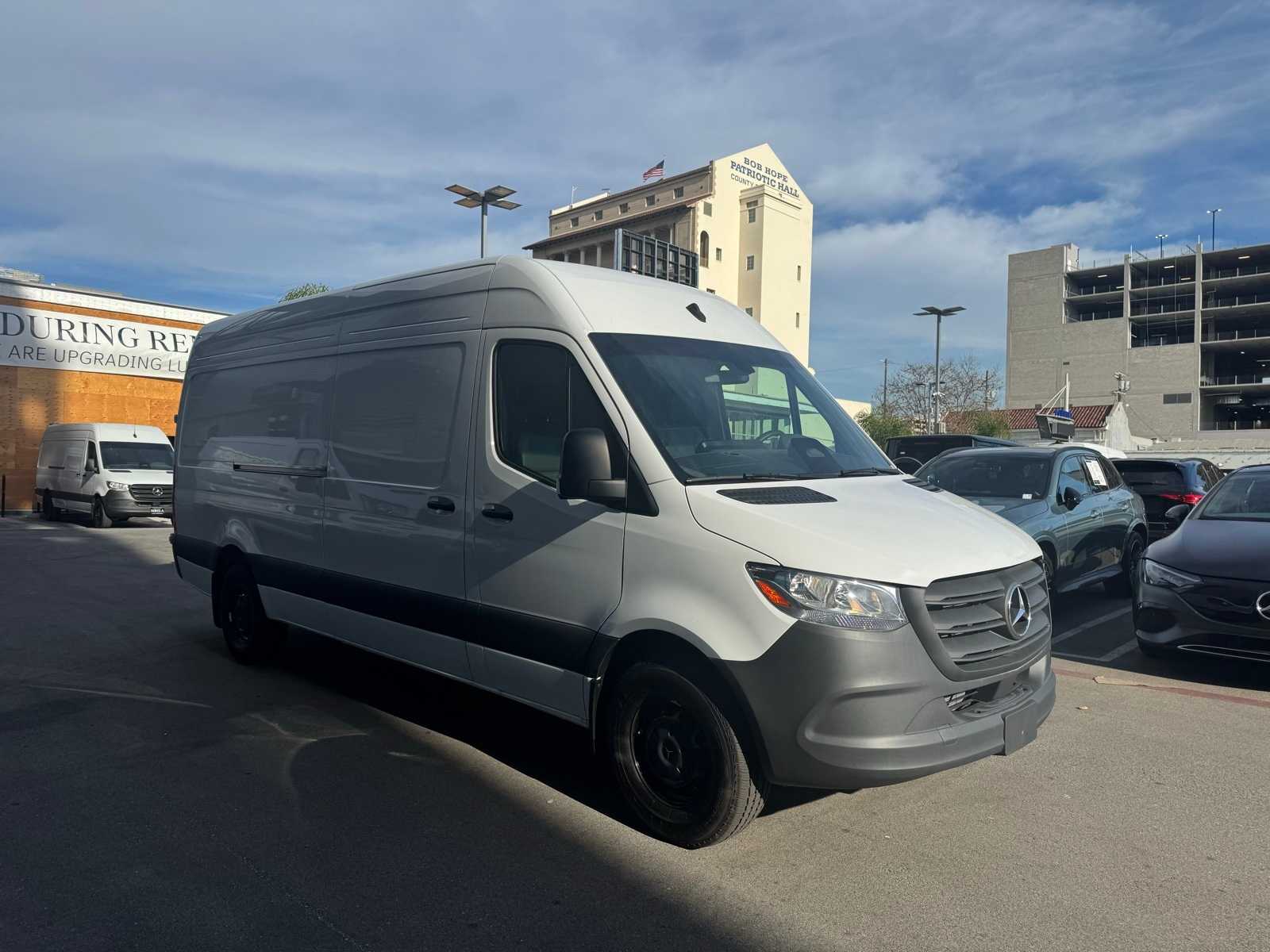 Thumbnail: 2025 Mercedes-Benz Sprinter - 2