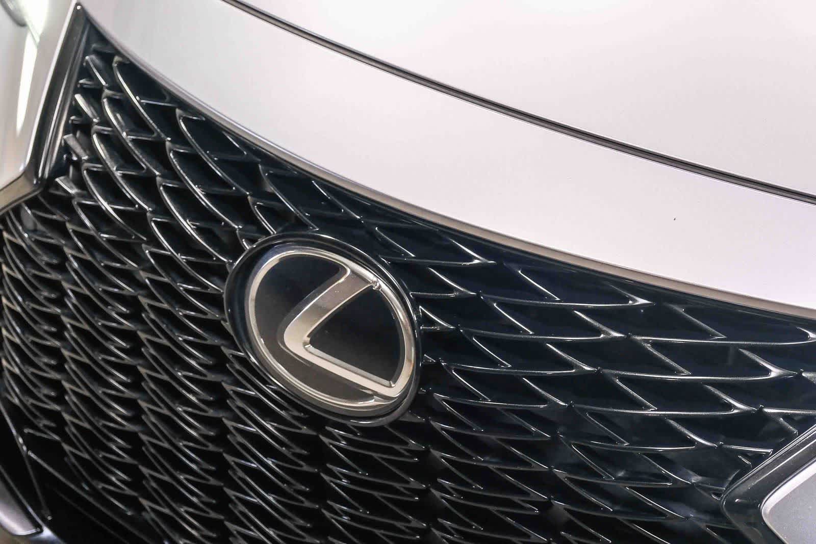 Thumbnail: 2023 Lexus IS - 12