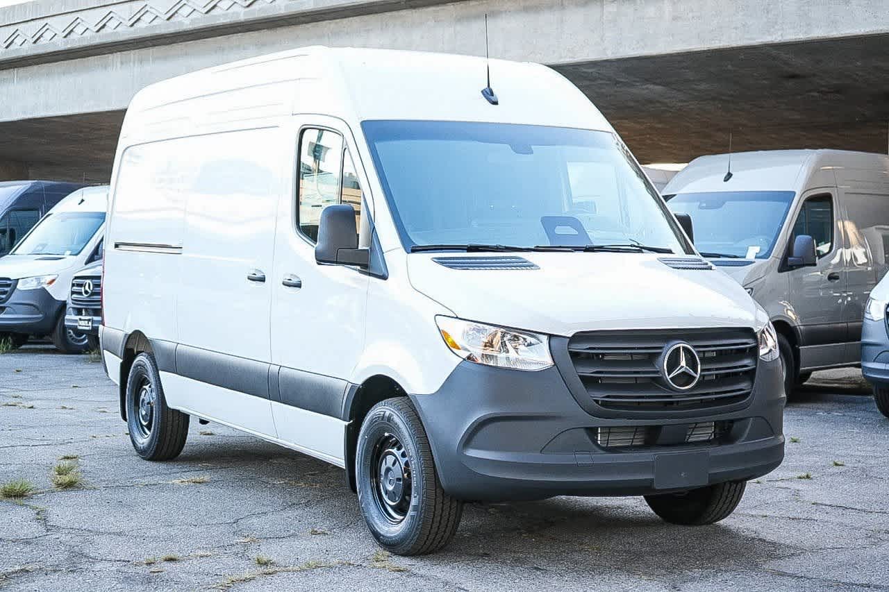 Thumbnail: 2026 Mercedes-Benz Sprinter - 3