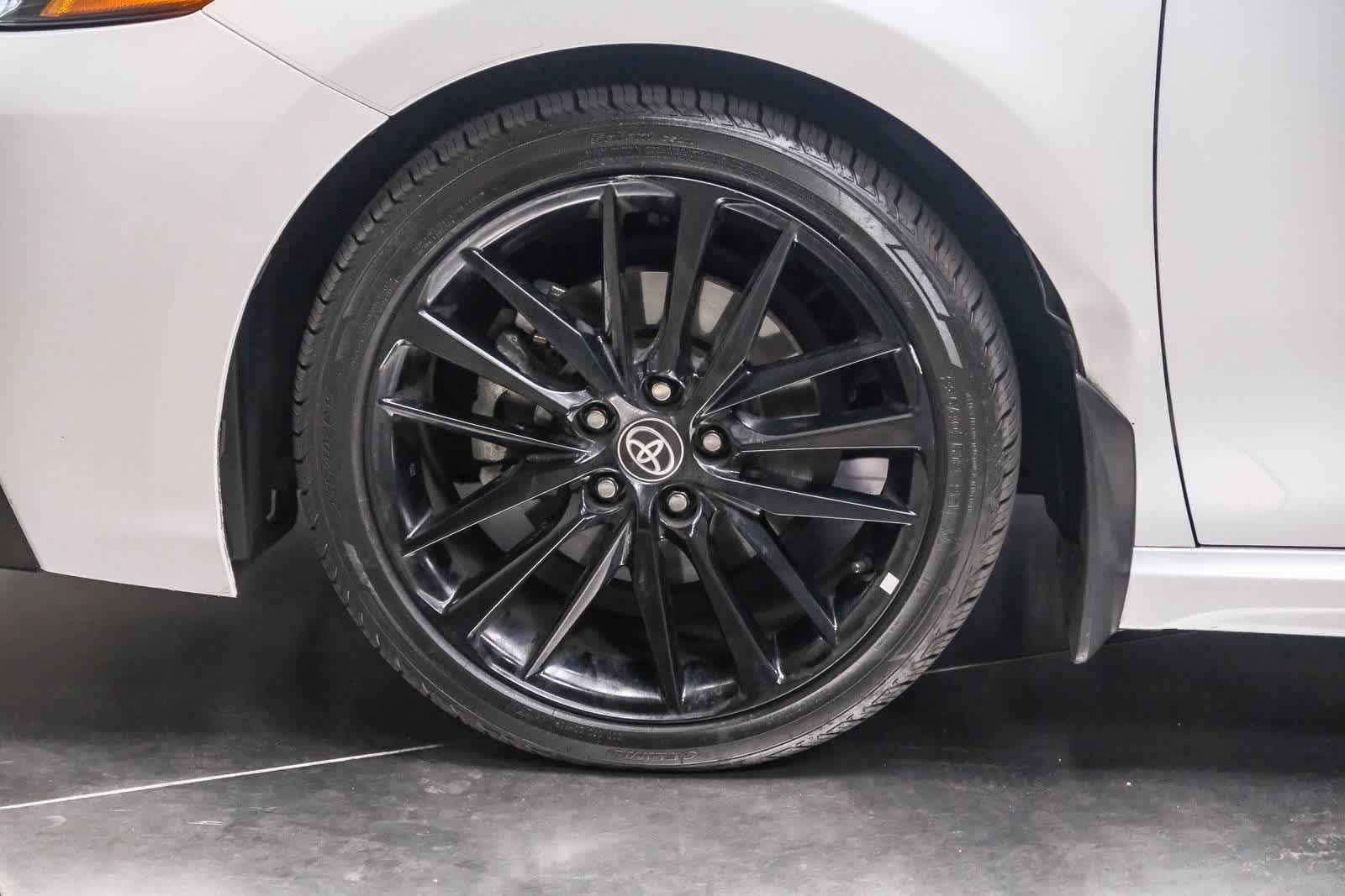 Thumbnail: 2023 Toyota Camry - 10