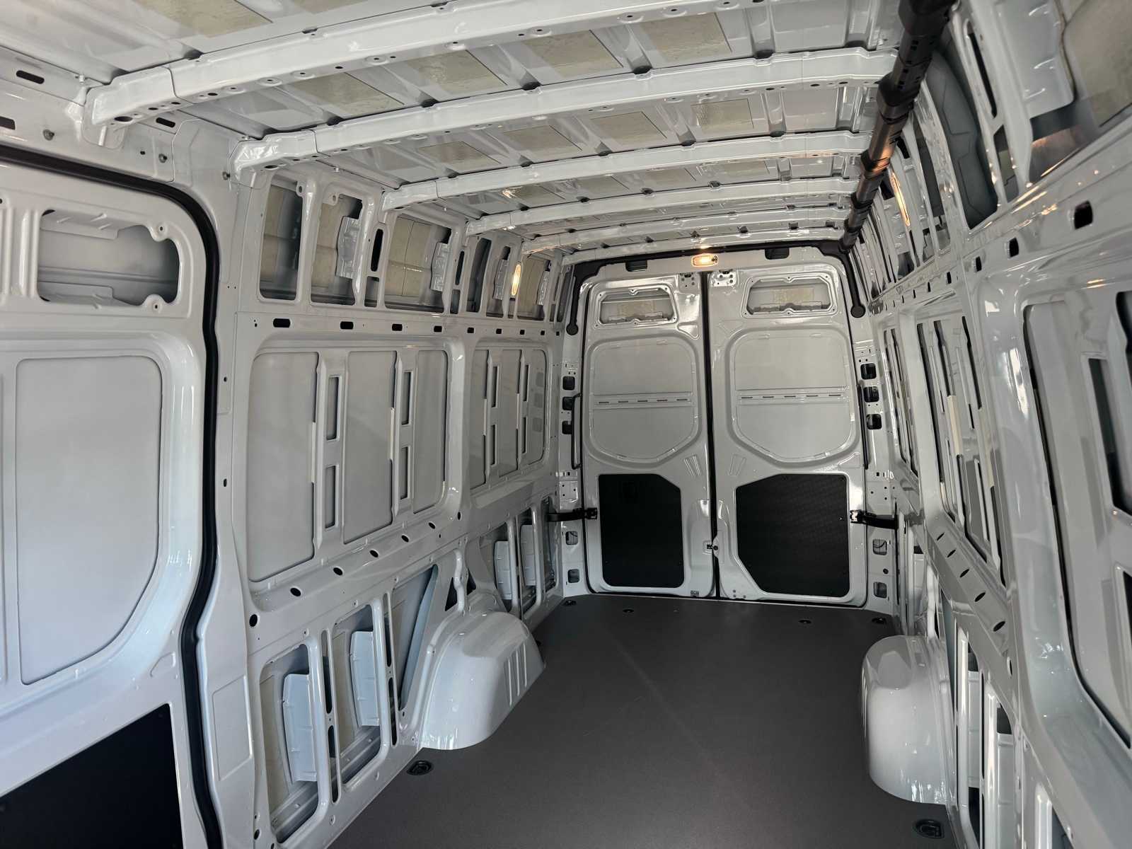 Thumbnail: 2025 Mercedes-Benz Sprinter - 7