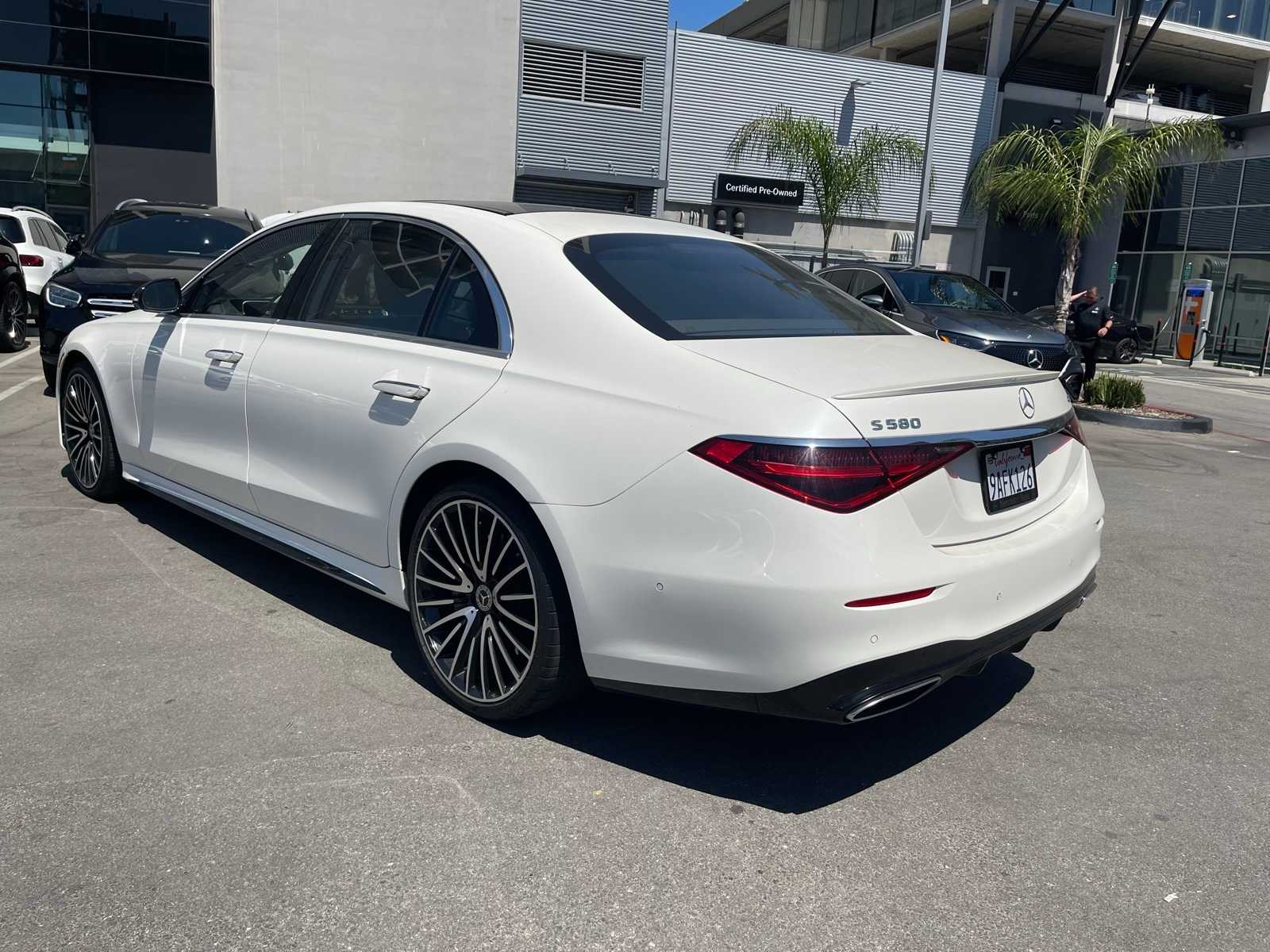 Thumbnail: 2022 Mercedes-Benz S-Class - 2