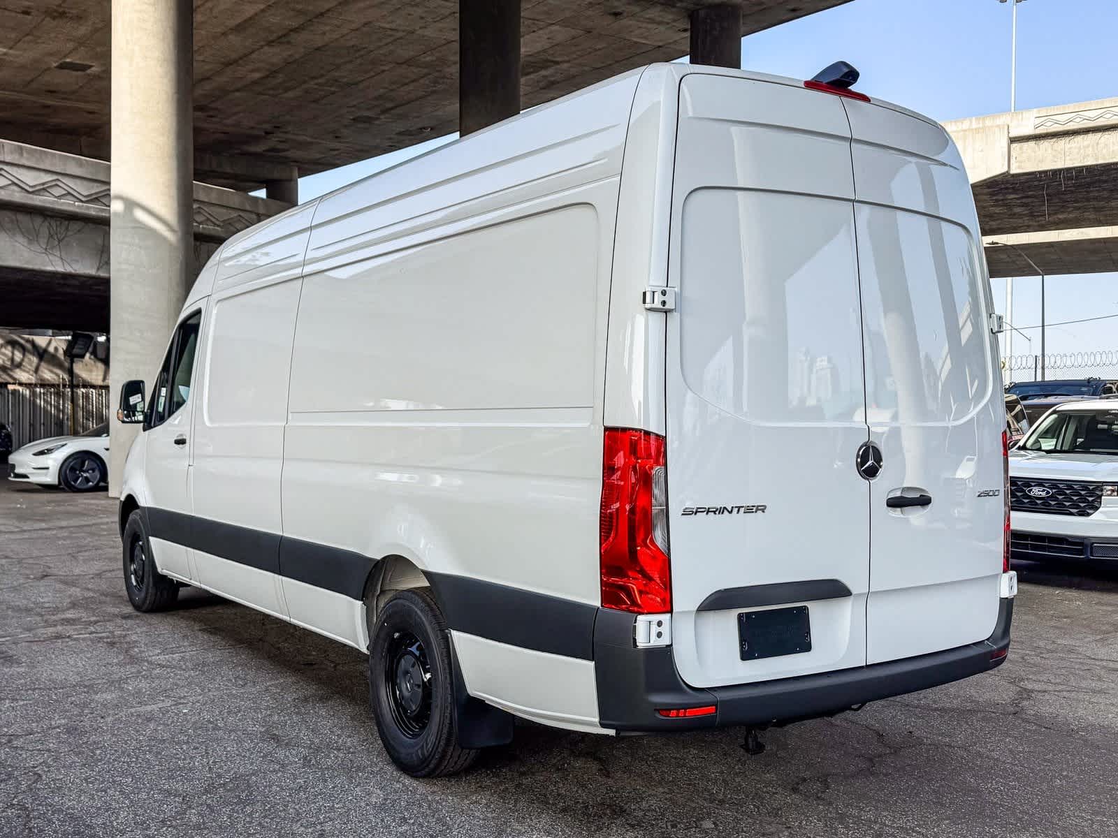 Thumbnail: 2026 Mercedes-Benz Sprinter - 8