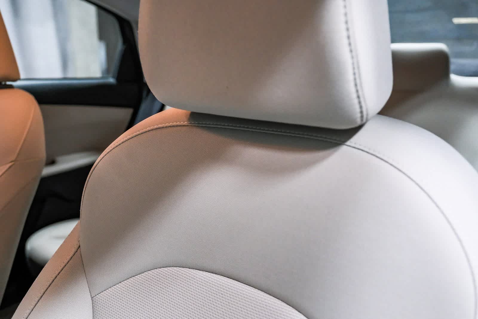 Thumbnail: 2022 Kia Forte - 22