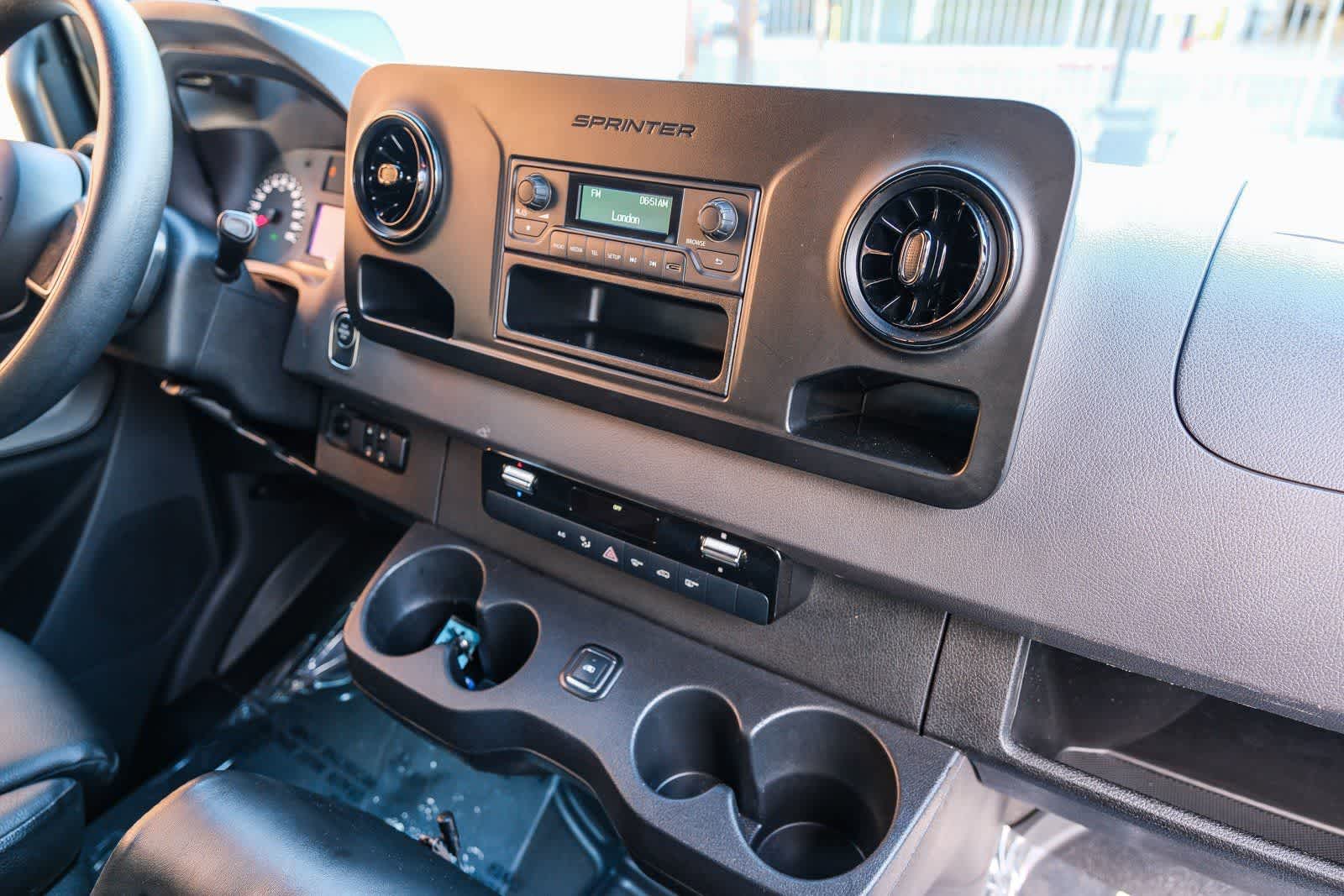 Thumbnail: 2023 Mercedes-Benz Sprinter - 13