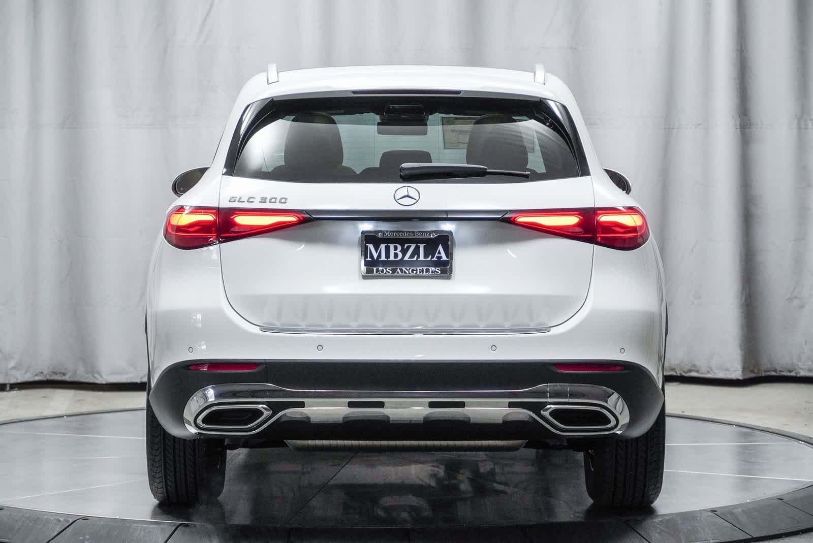 2025 Mercedes-Benz GLC 300 3