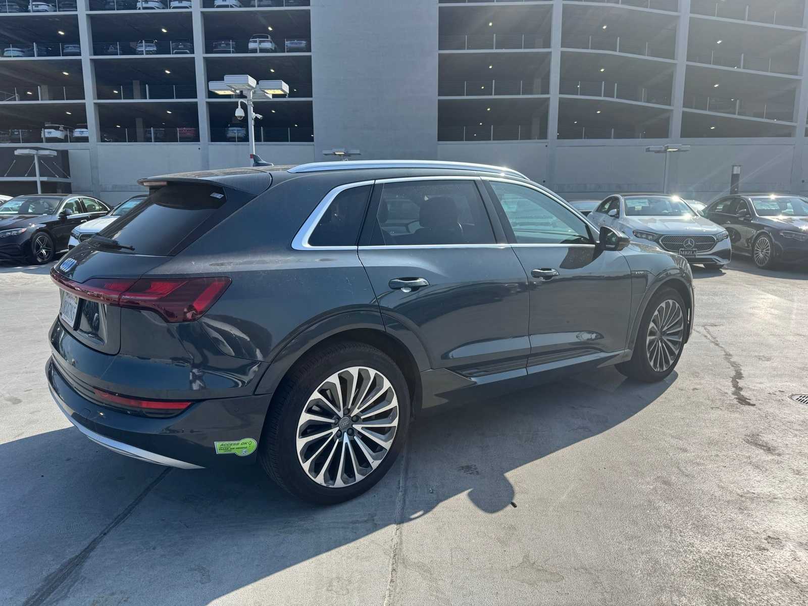 Thumbnail: 2019 Audi e-tron - 3
