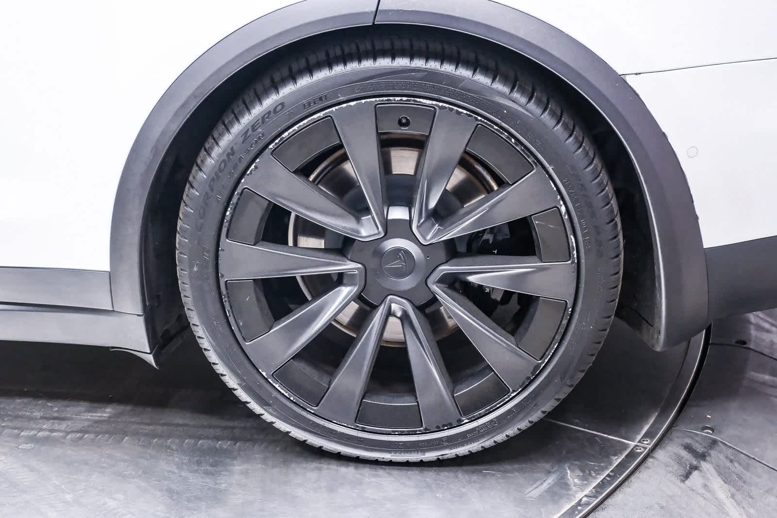 Thumbnail: 2023 Tesla Model X - 9