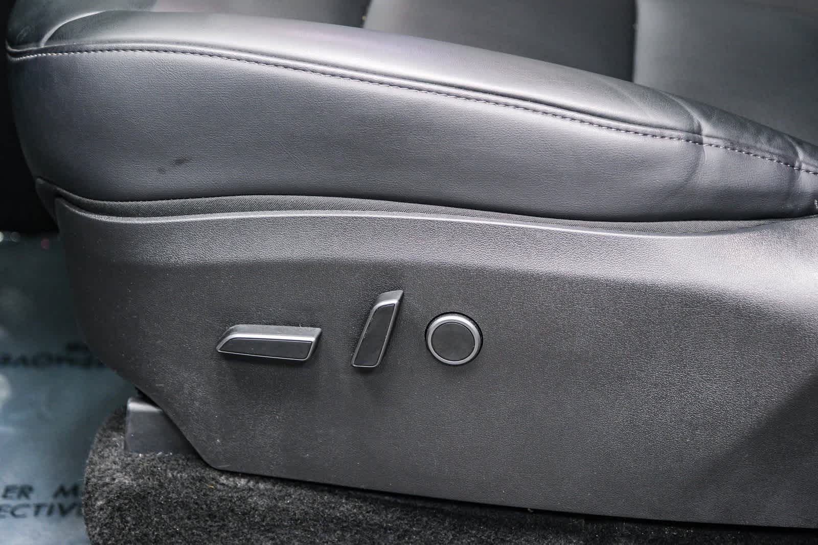 Thumbnail: 2022 Tesla Model Y - 21