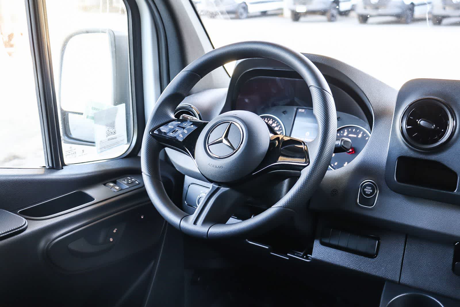 Thumbnail: 2026 Mercedes-Benz Sprinter - 16