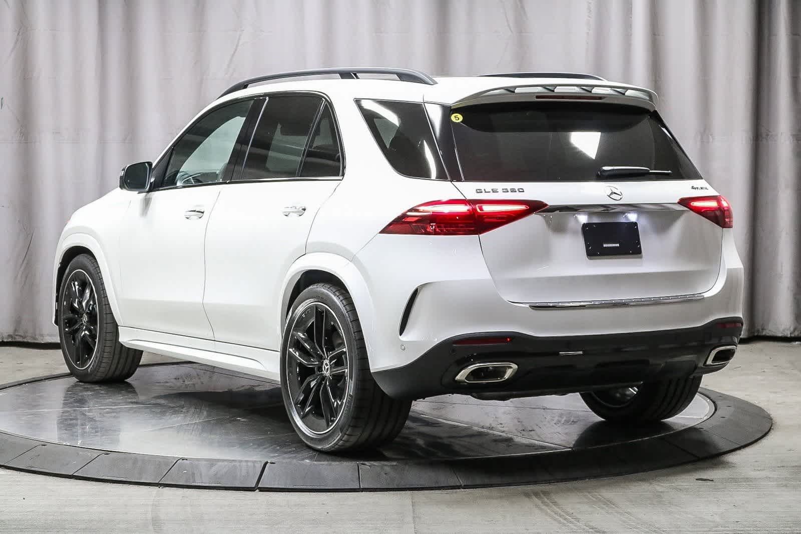 Thumbnail: 2026 Mercedes-Benz GLE - 6