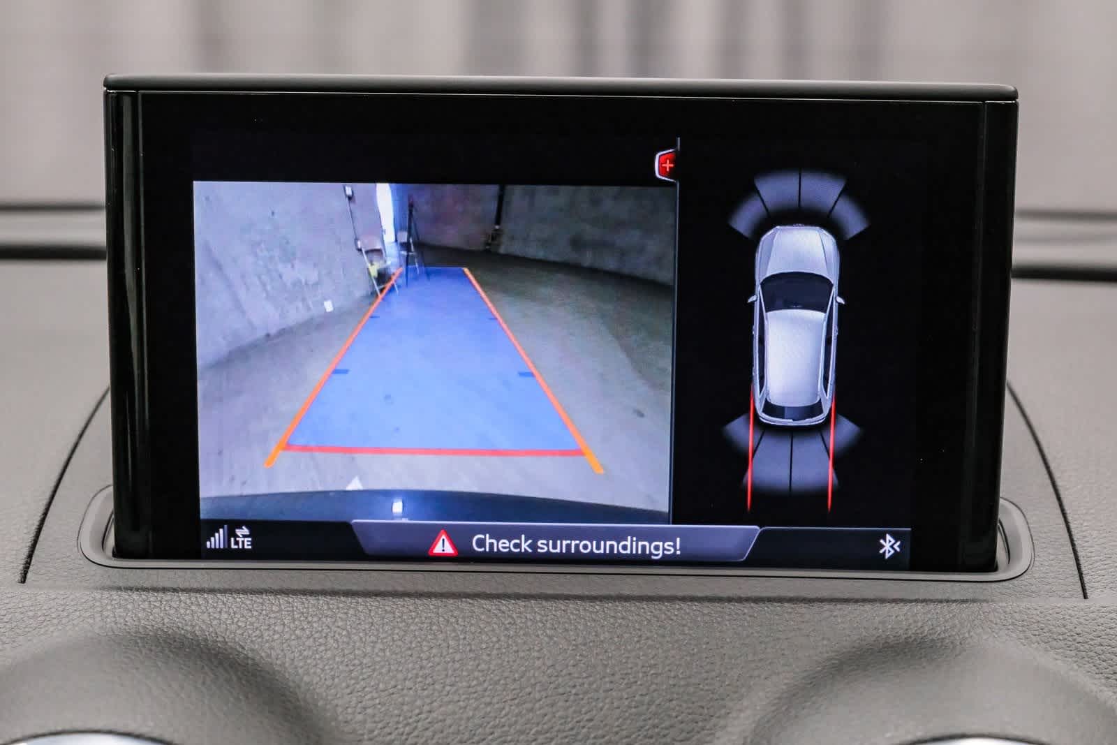 Thumbnail: 2018 Audi A3 e-tron - 26