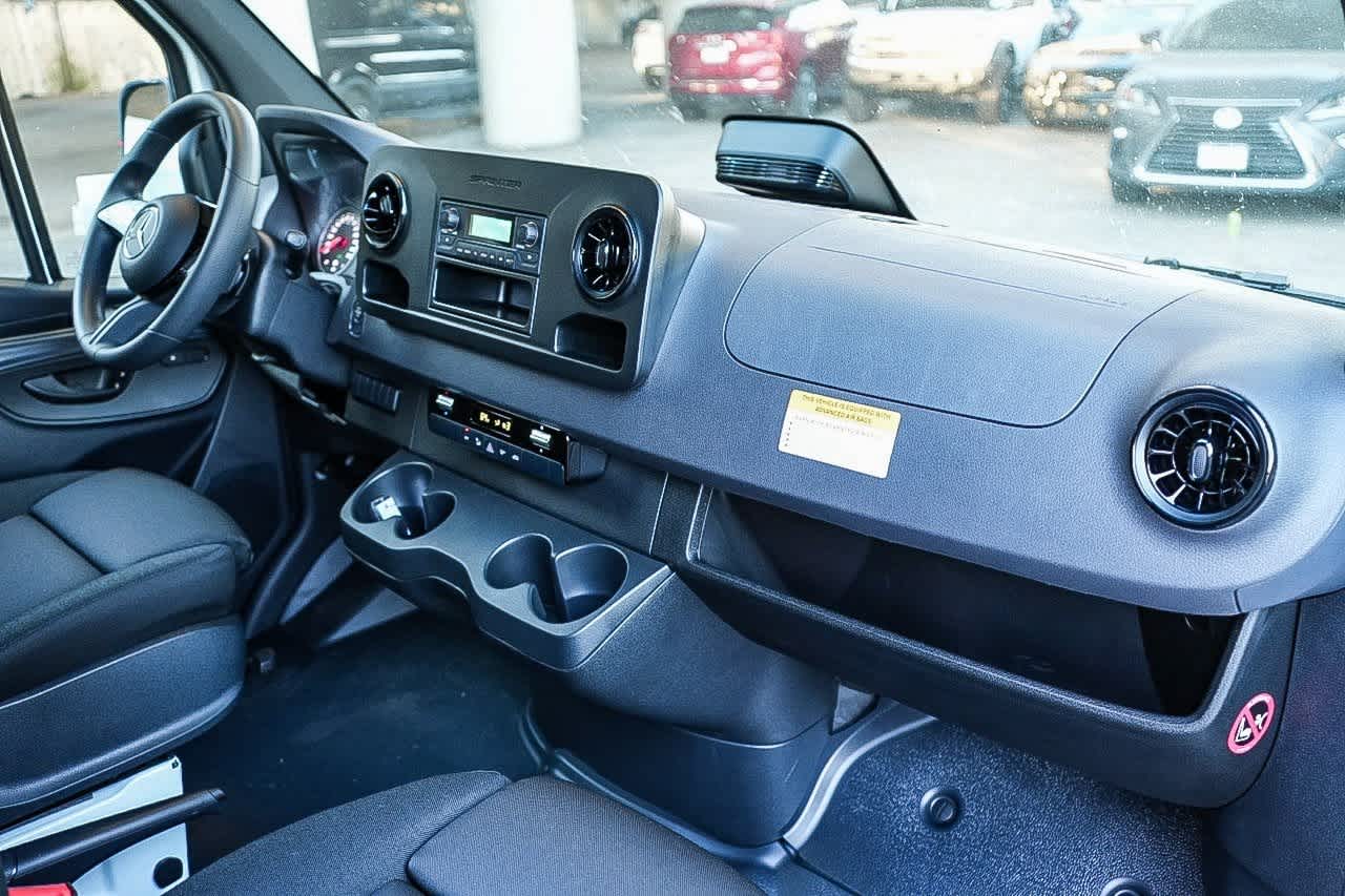 Thumbnail: 2026 Mercedes-Benz Sprinter - 13