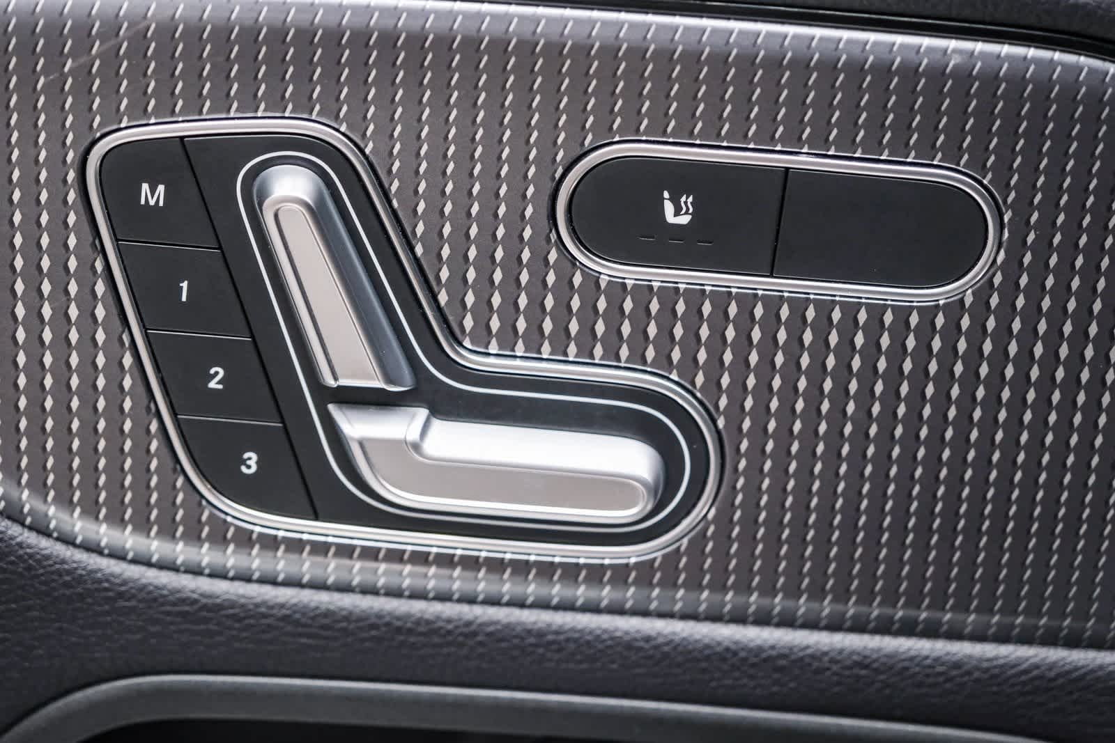 Thumbnail: 2020 Mercedes-Benz GLB - 23