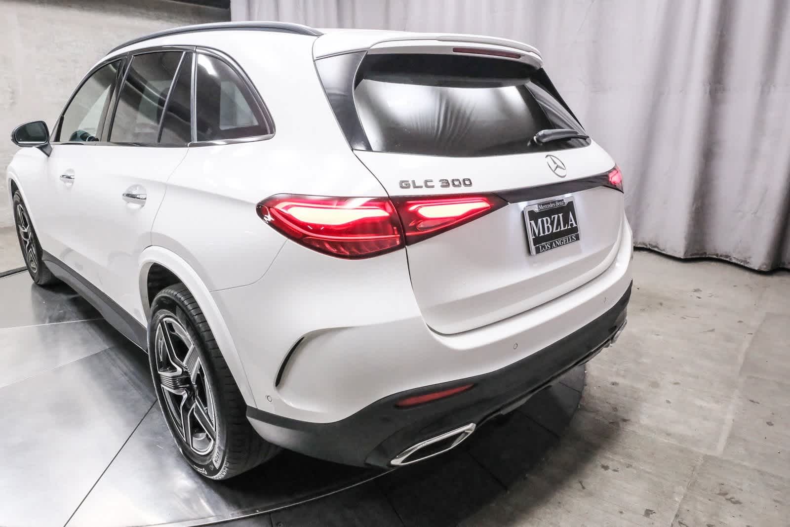 Thumbnail: 2025 Mercedes-Benz GLC - 8