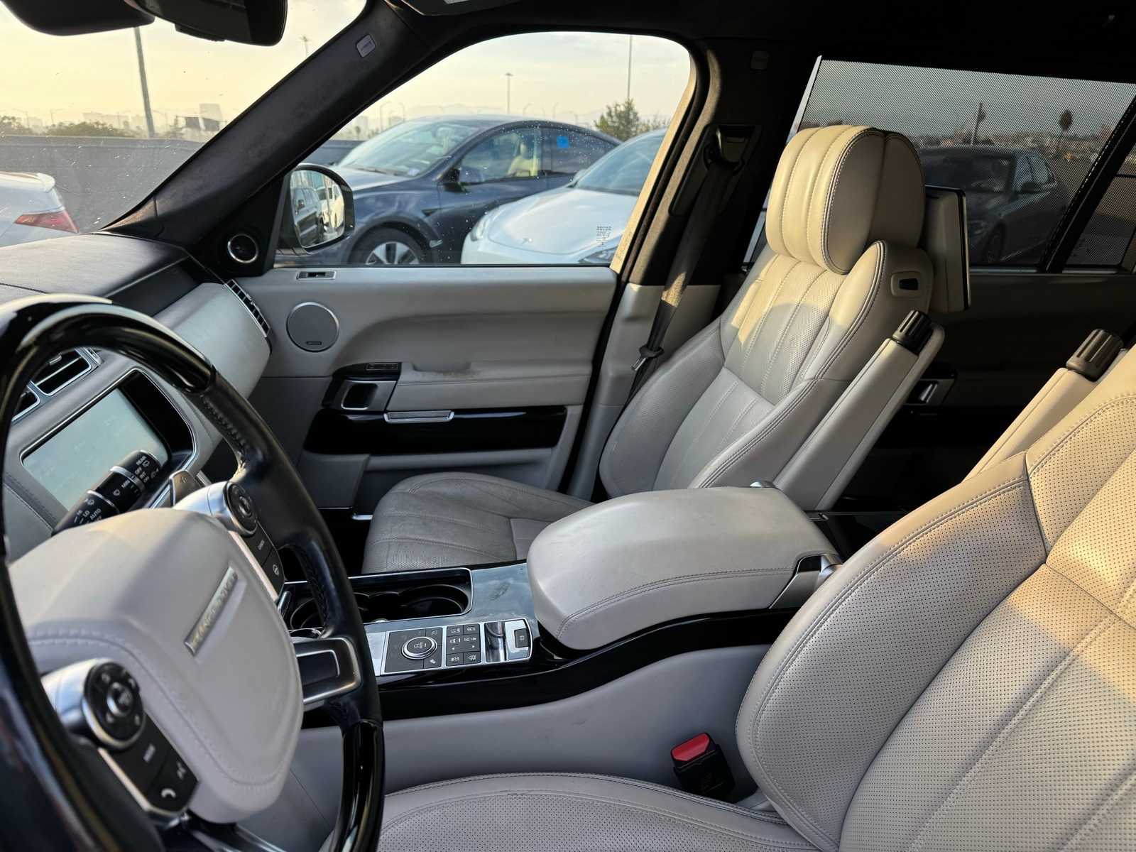 Thumbnail: 2017 Land Rover Range Rover - 4