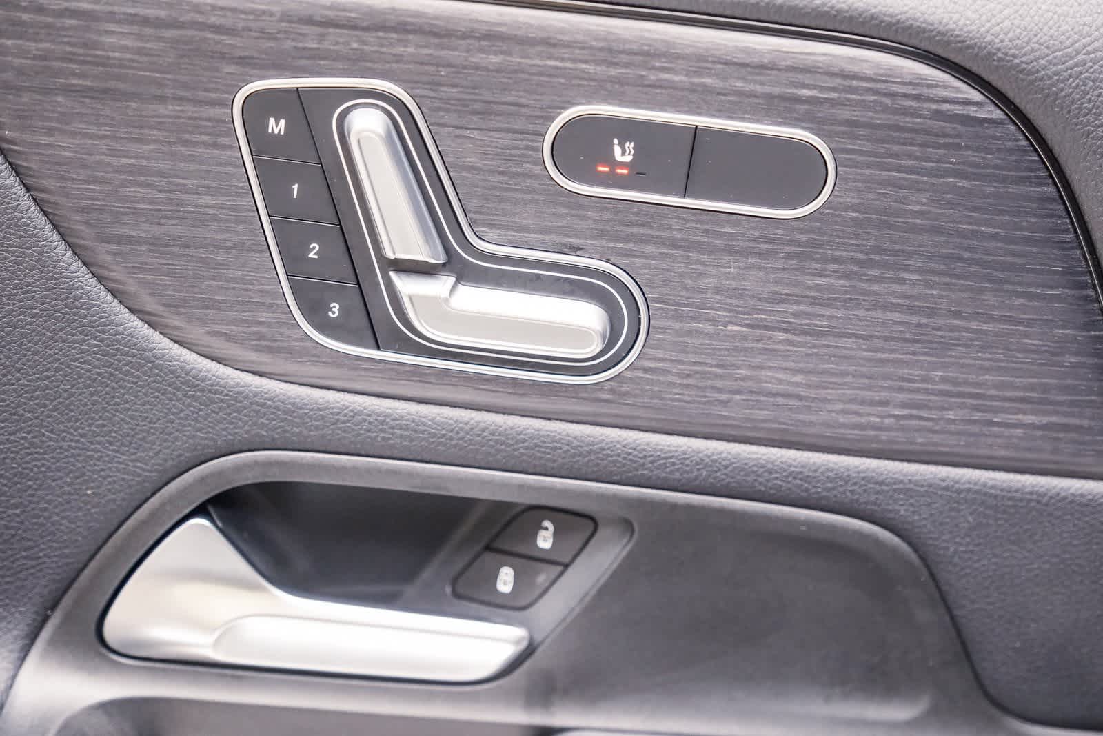 Thumbnail: 2022 Mercedes-Benz GLA - 22