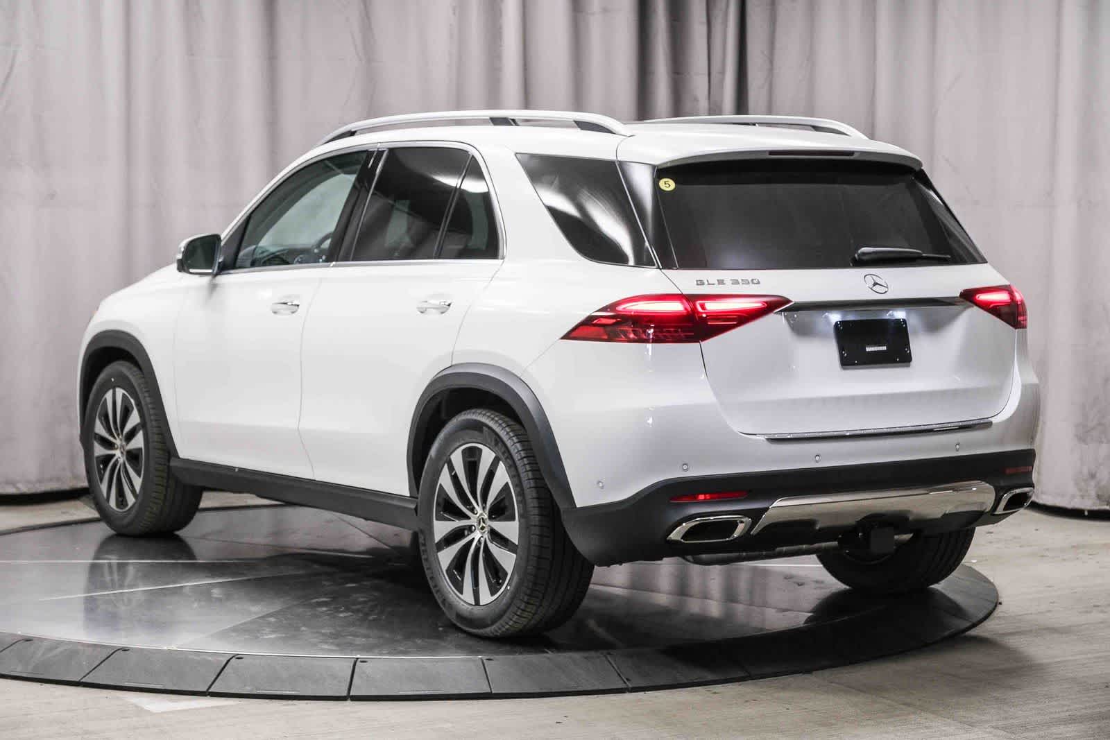 Thumbnail: 2026 Mercedes-Benz GLE - 2