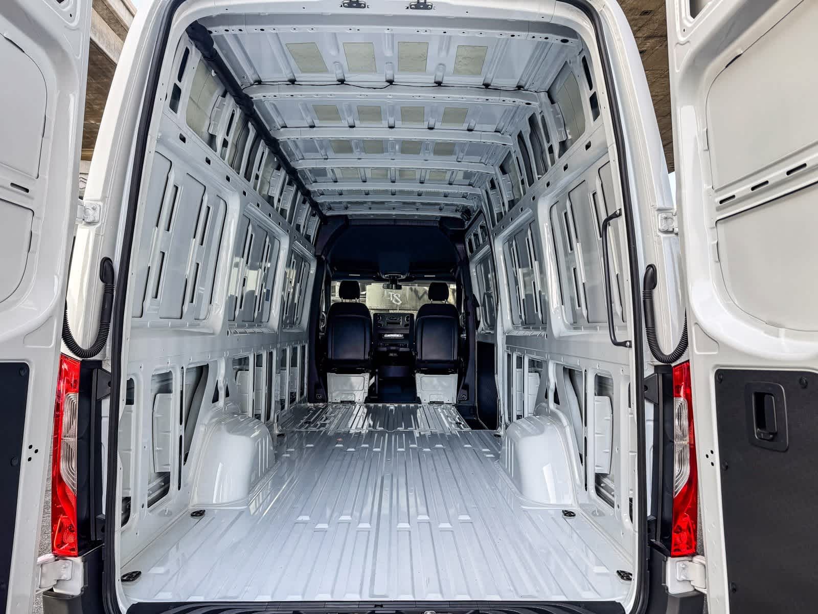 Thumbnail: 2026 Mercedes-Benz Sprinter - 23