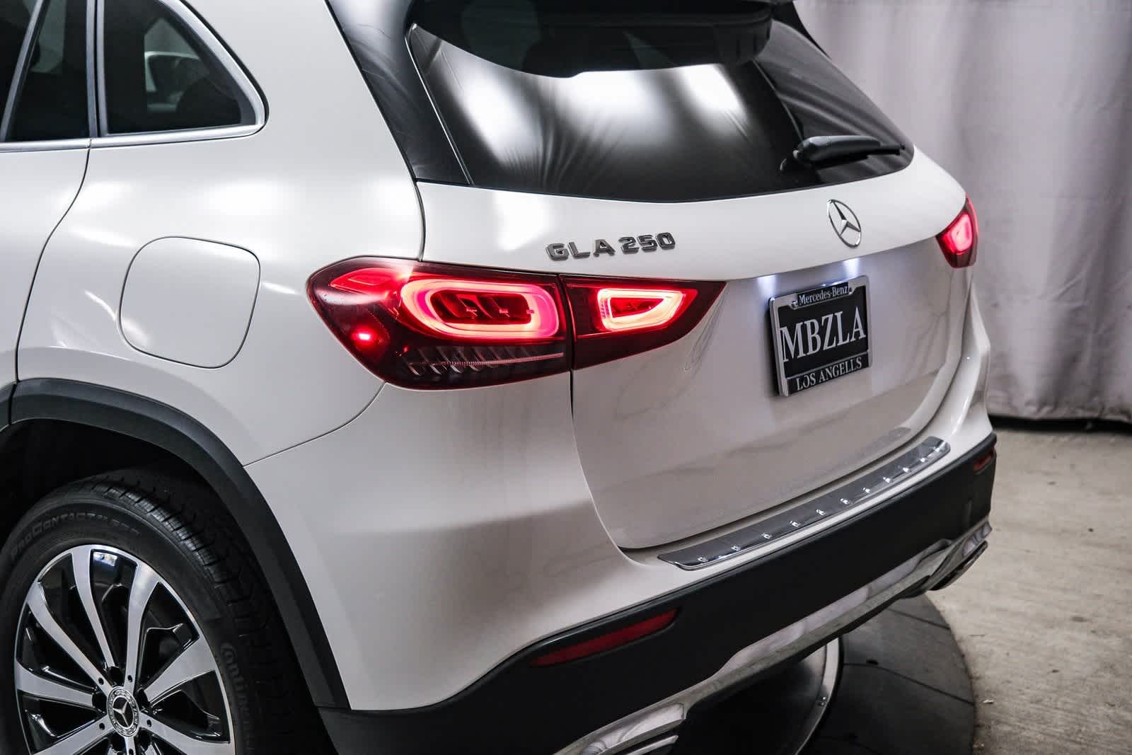 Thumbnail: 2022 Mercedes-Benz GLA - 8