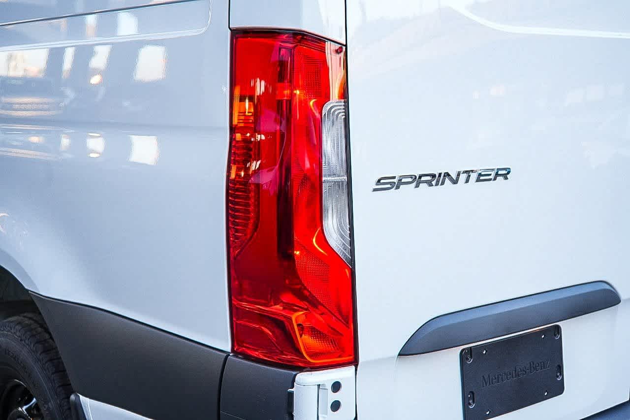Thumbnail: 2026 Mercedes-Benz Sprinter - 9
