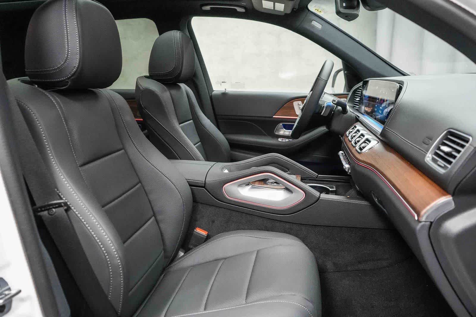 Thumbnail: 2026 Mercedes-Benz GLE - 16