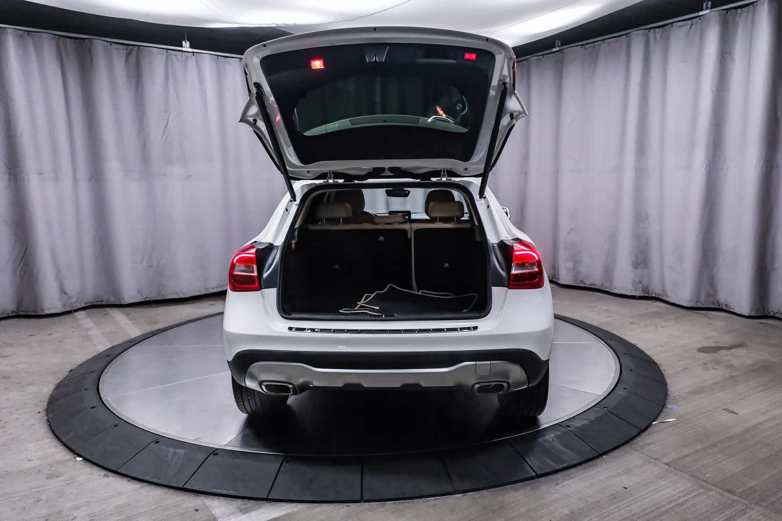 Thumbnail: 2019 Mercedes-Benz GLA - 27