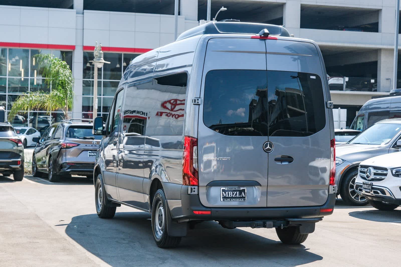 Thumbnail: 2024 Mercedes-Benz Sprinter - 6